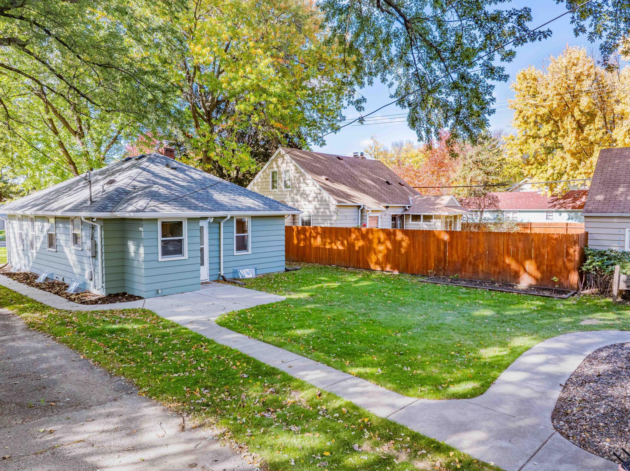 403 Madison Avenue S