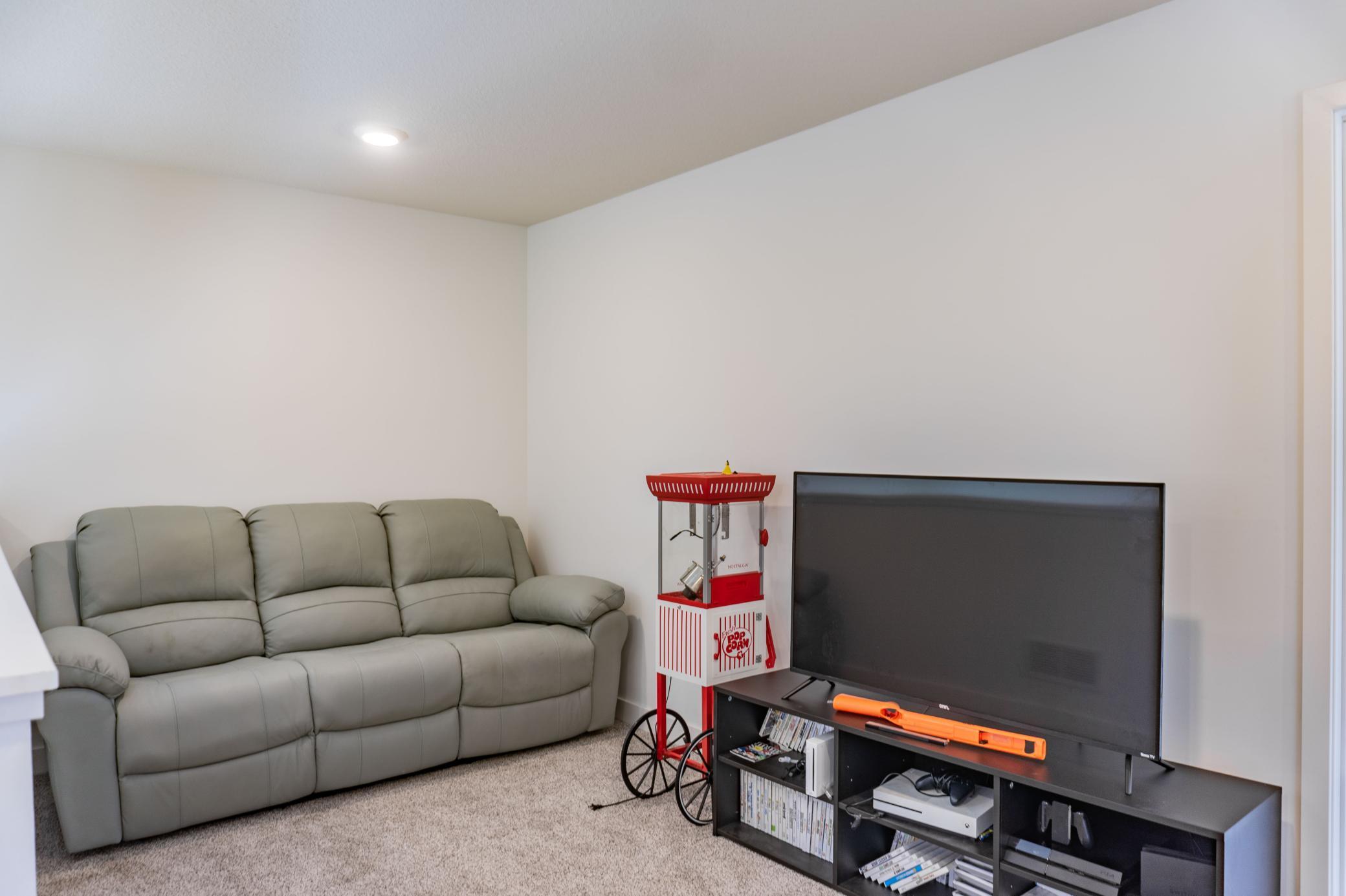 830 Foxglove Terrace