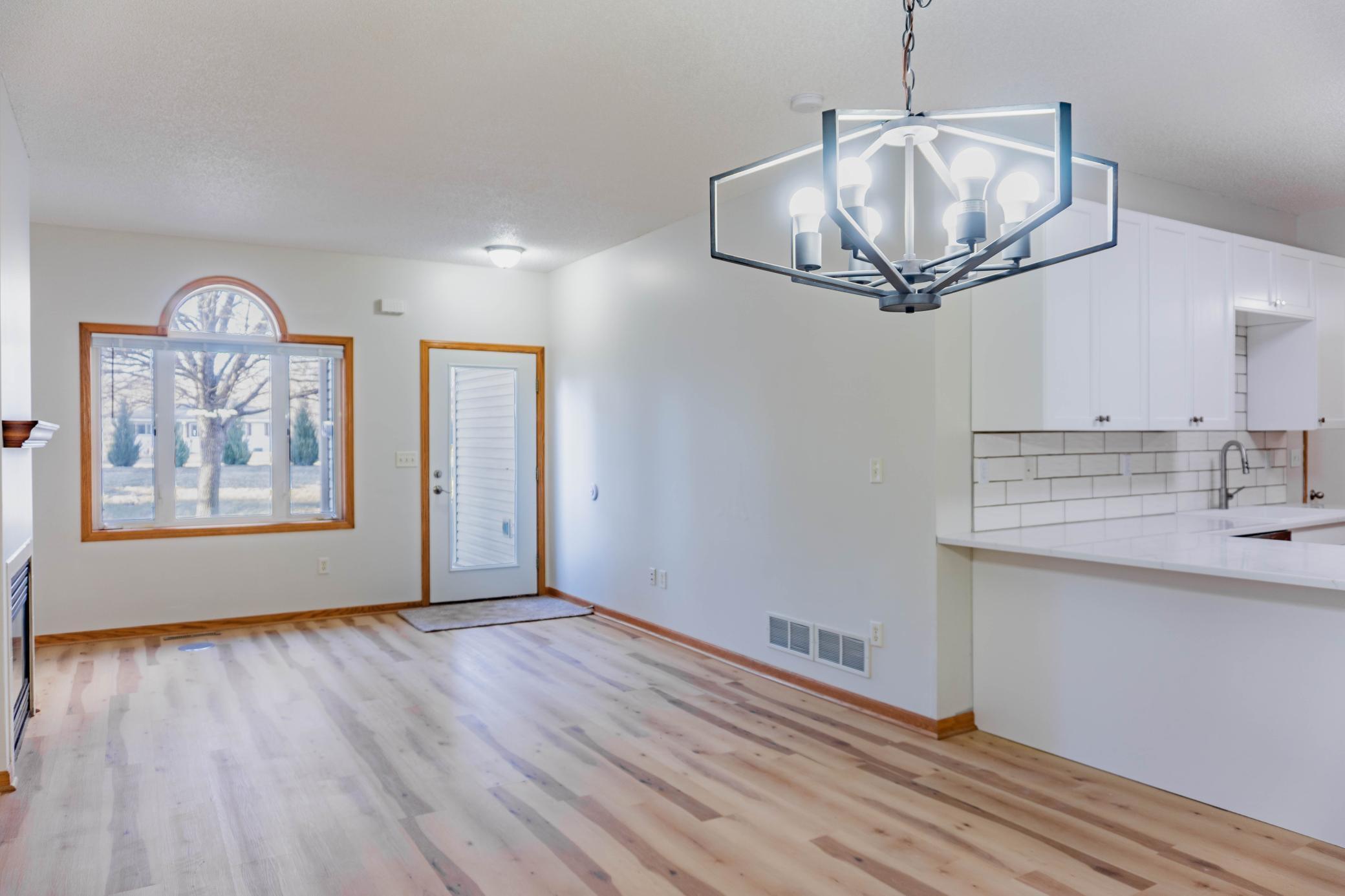 1122 Crystal Place W