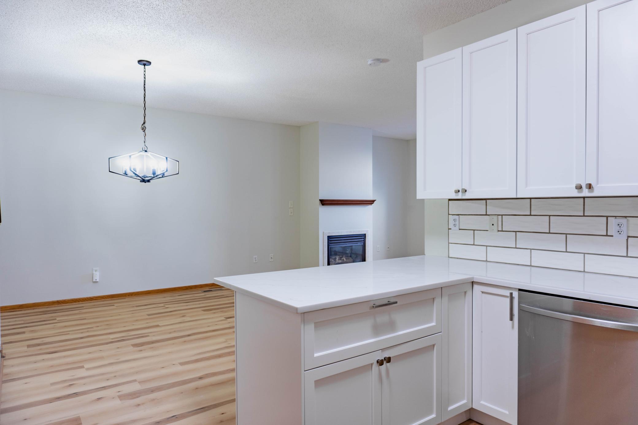 1122 Crystal Place W