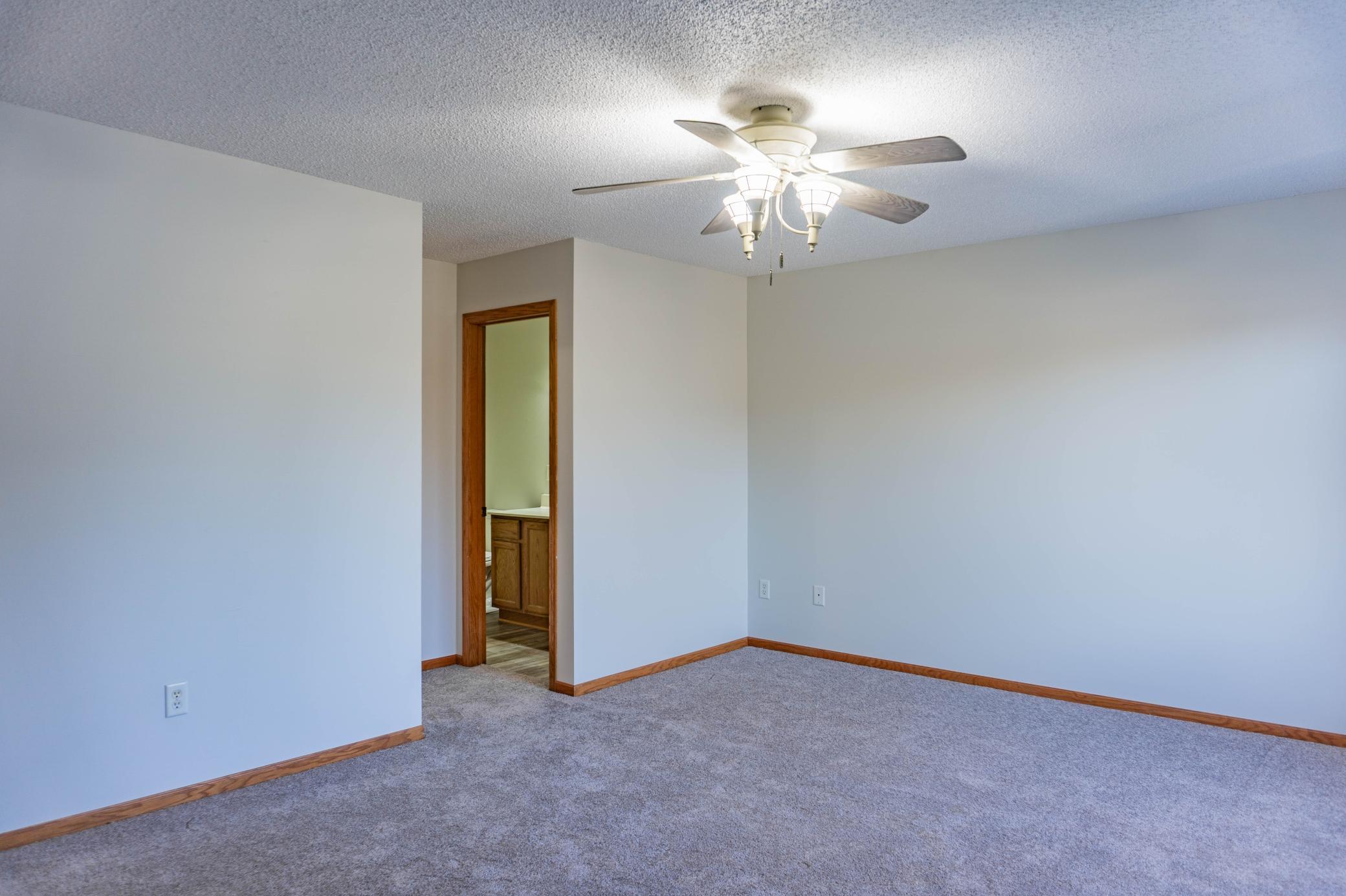 1122 Crystal Place W