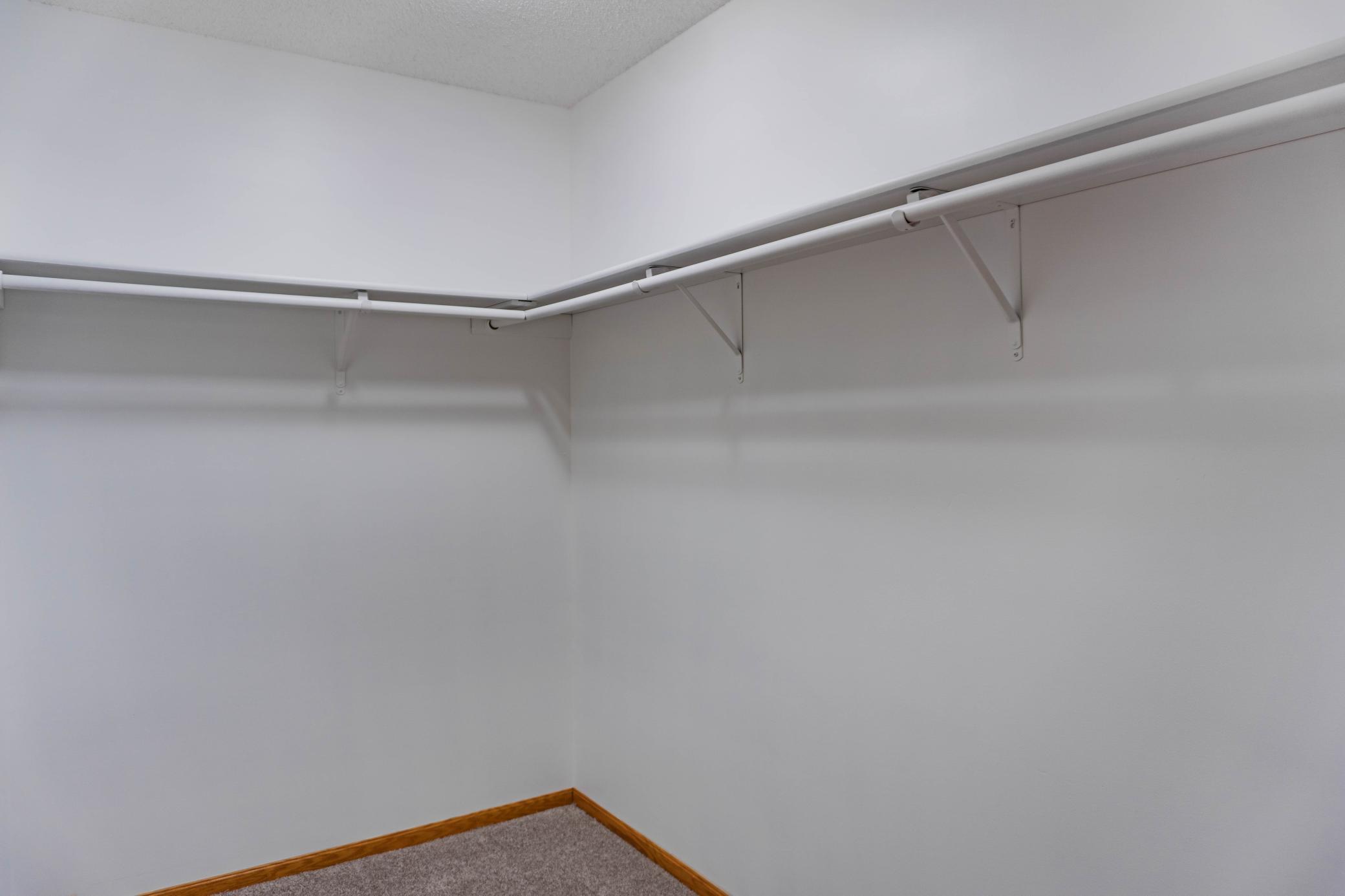 1122 Crystal Place W