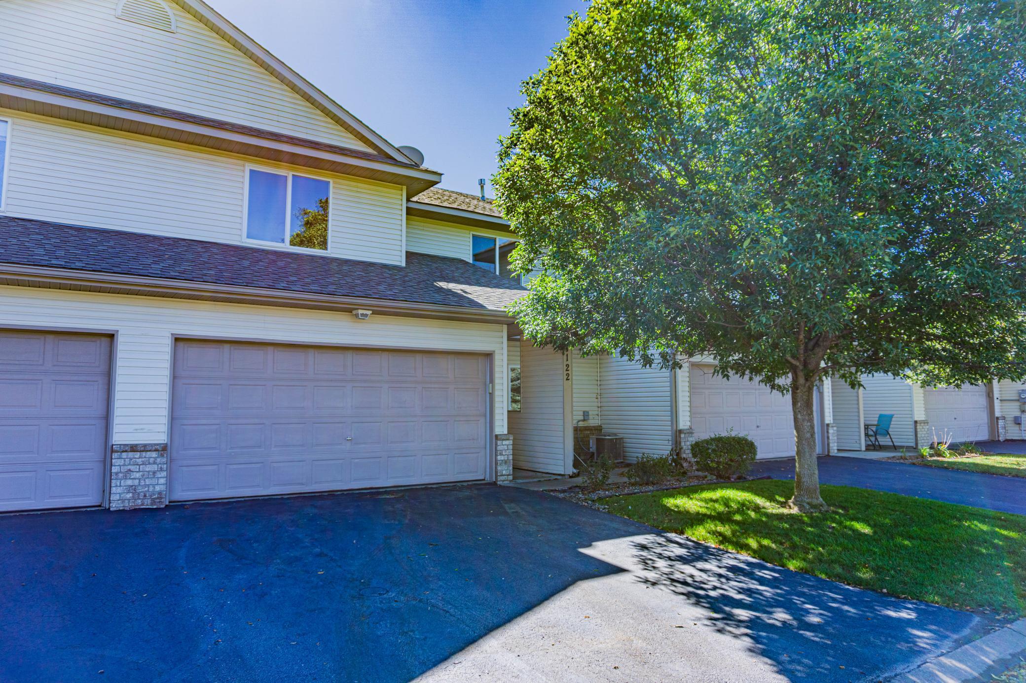 1122 Crystal Place W