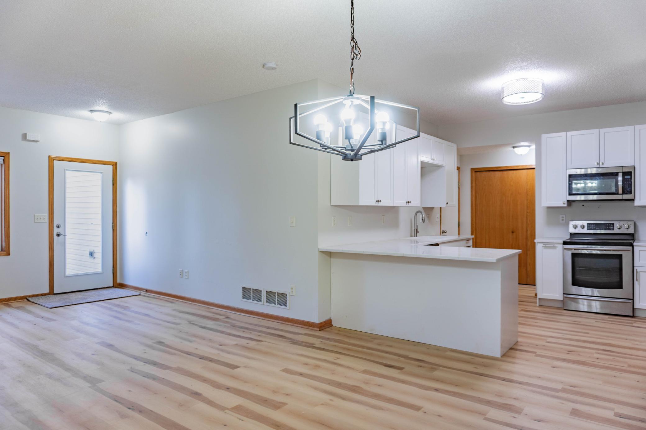 1122 Crystal Place W