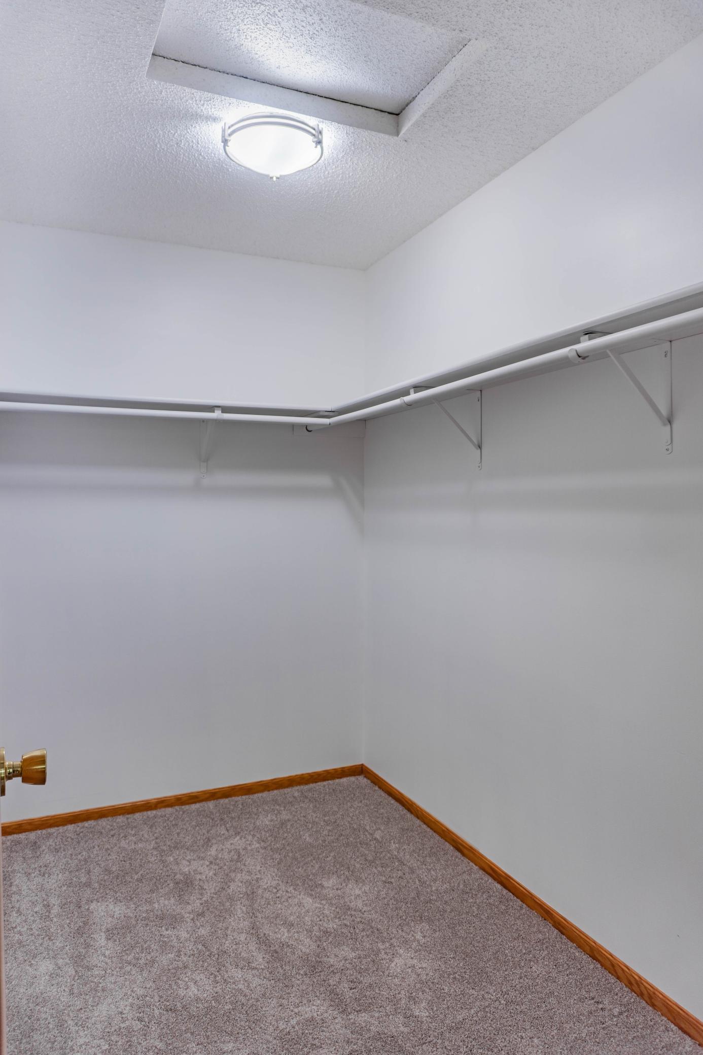 1122 Crystal Place W