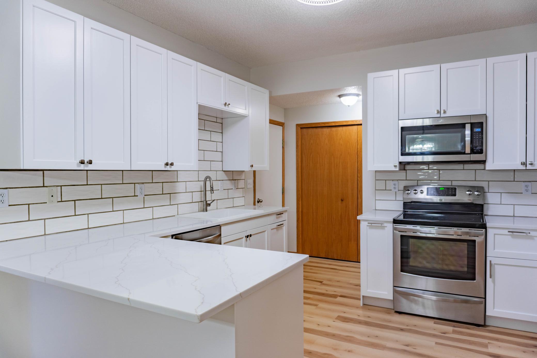 1122 Crystal Place W