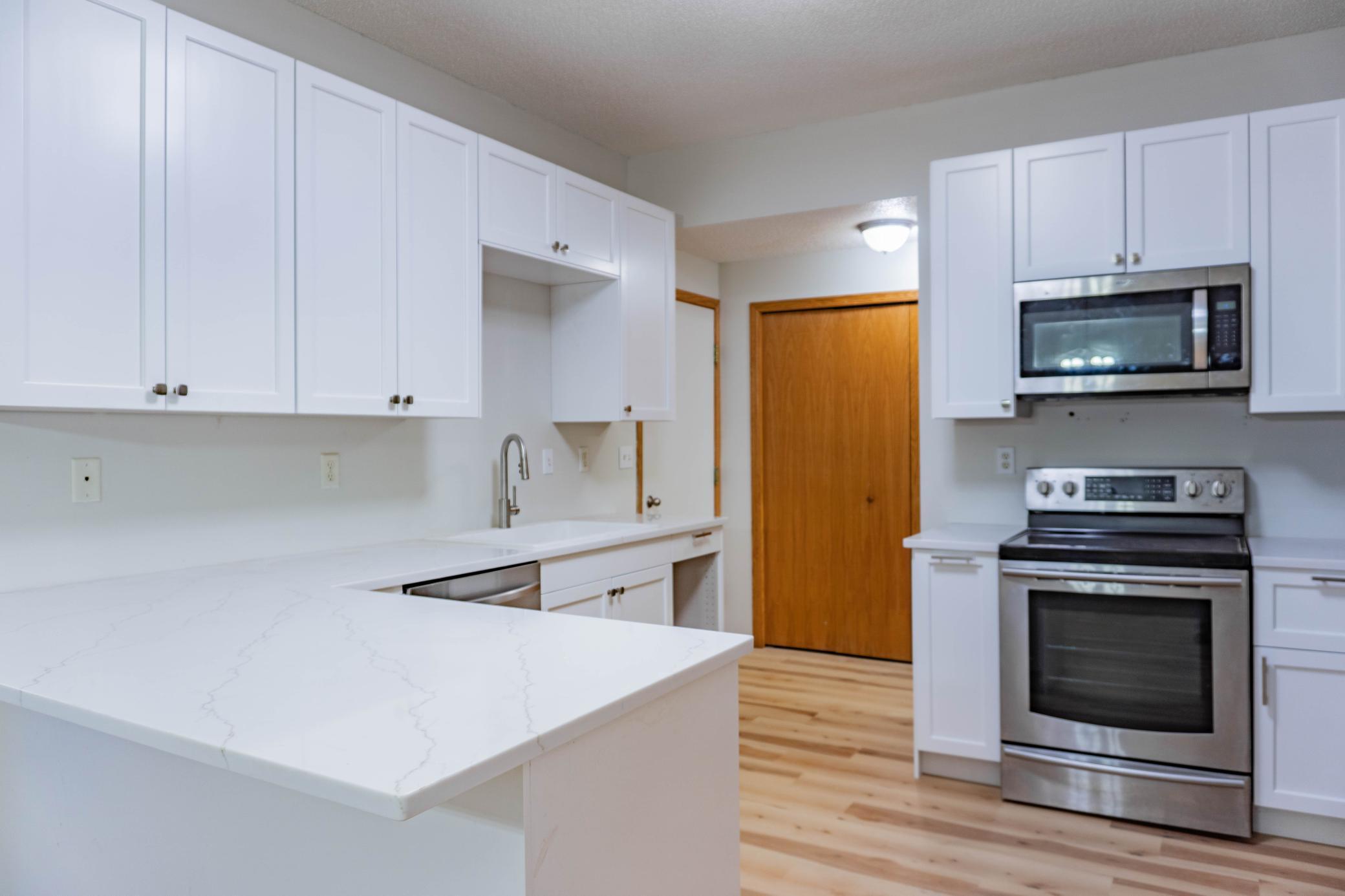 1122 Crystal Place W