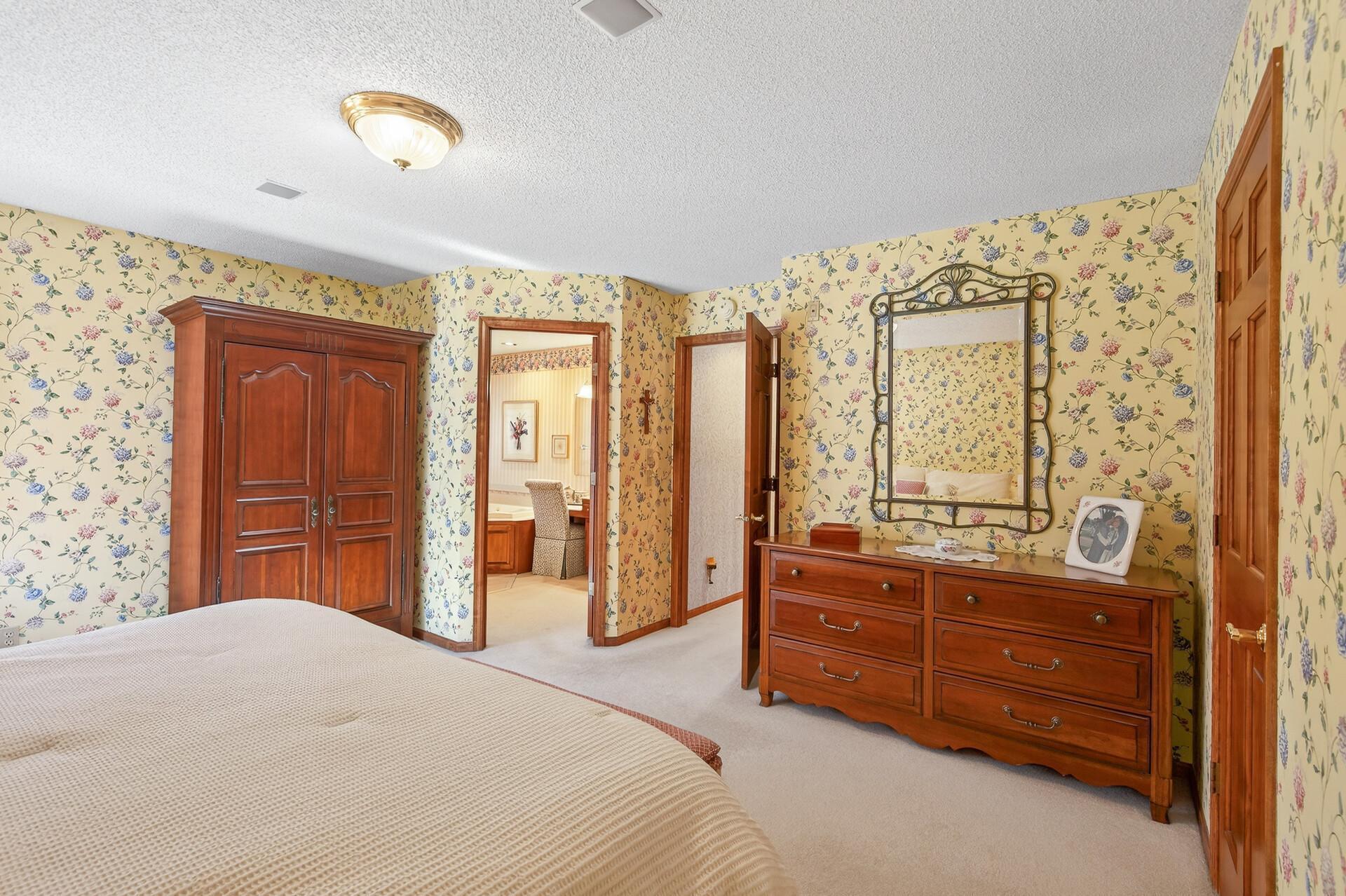 11990 Creekridge Lane