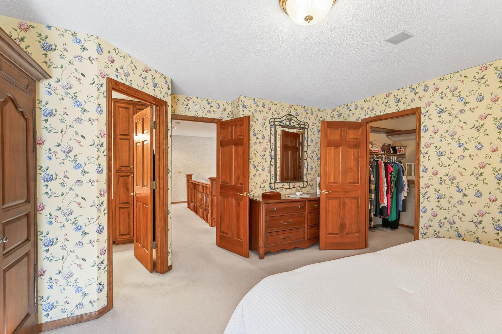 11990 Creekridge Lane