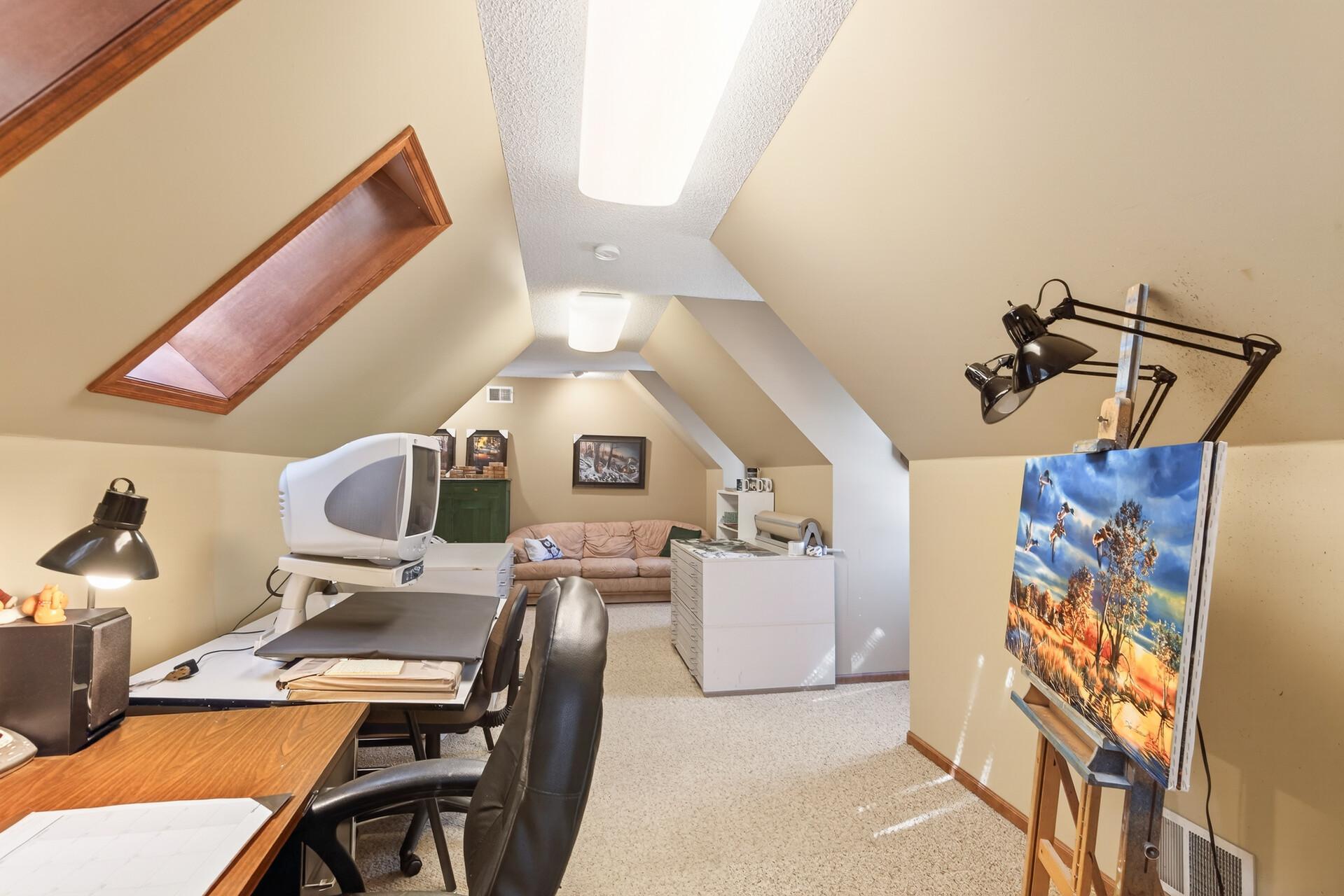 11990 Creekridge Lane