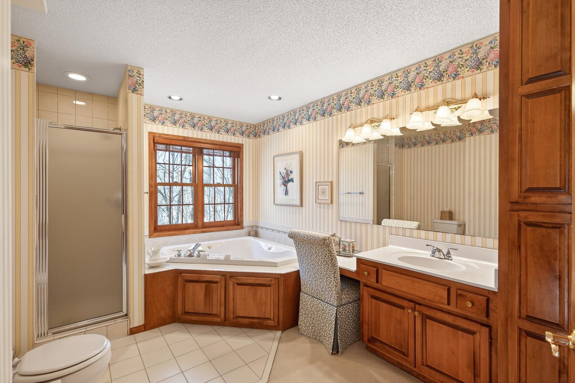 11990 Creekridge Lane