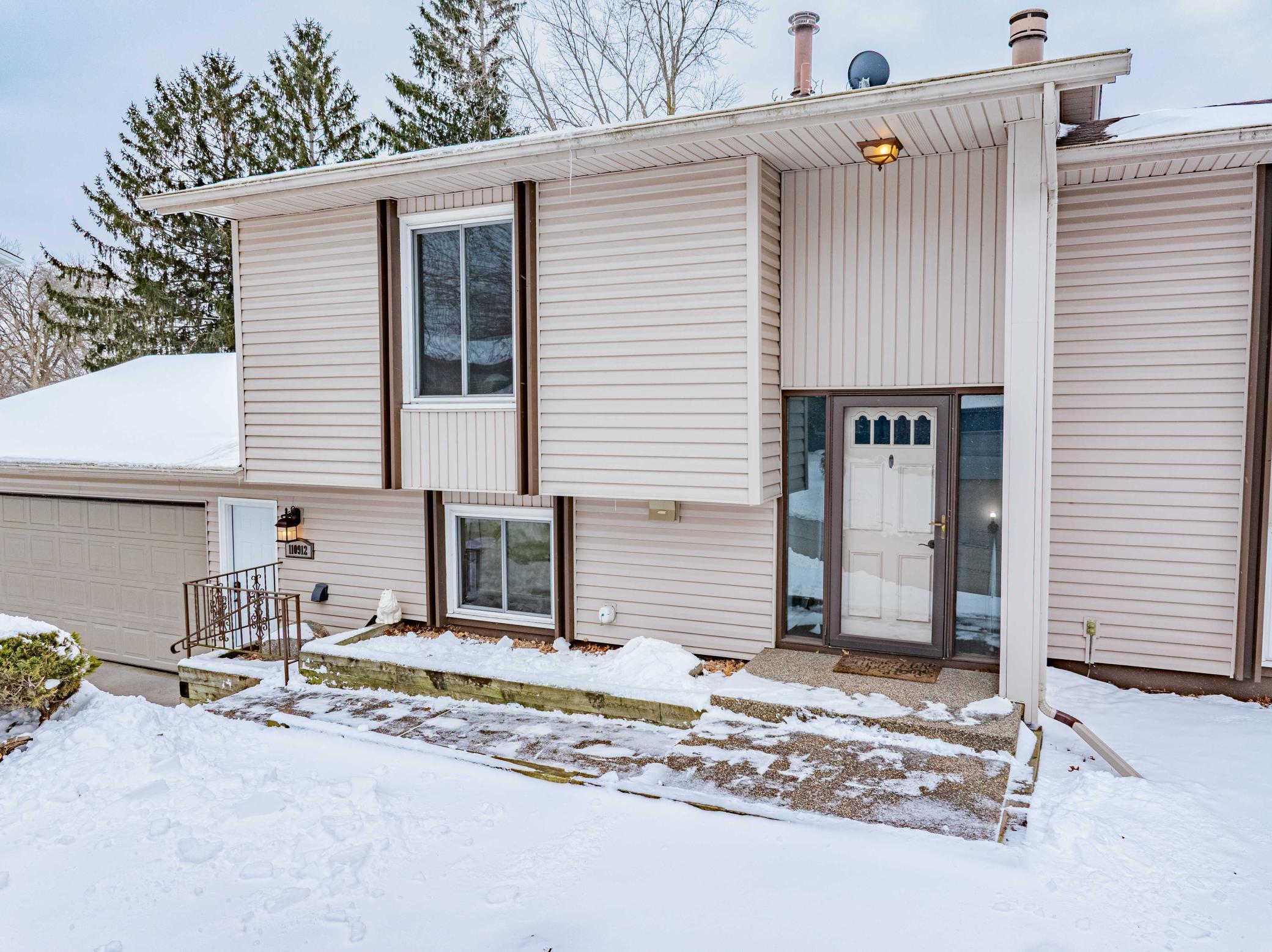 110912 Von Hertzen Circle