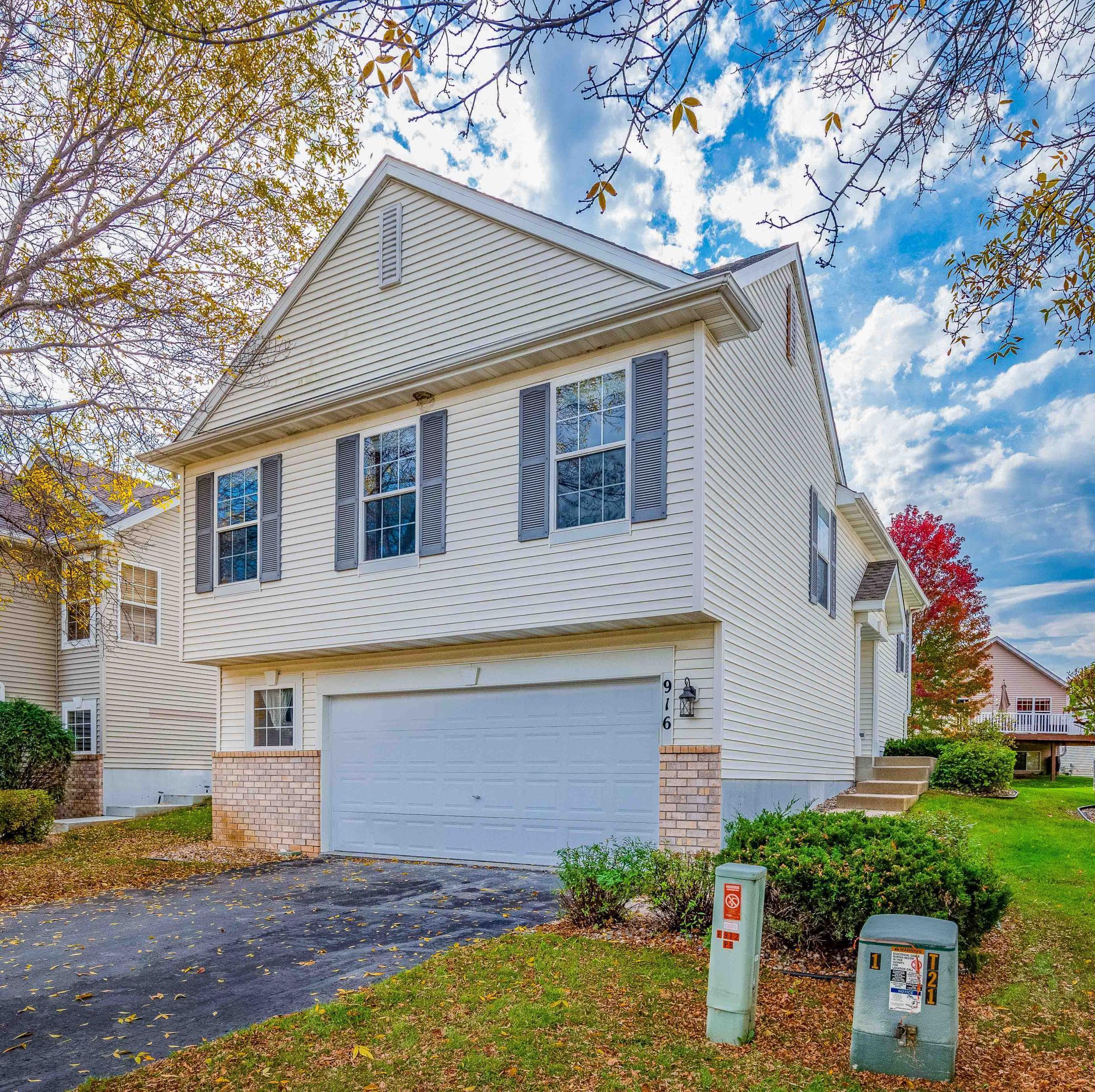 916 Parkside Boulevard