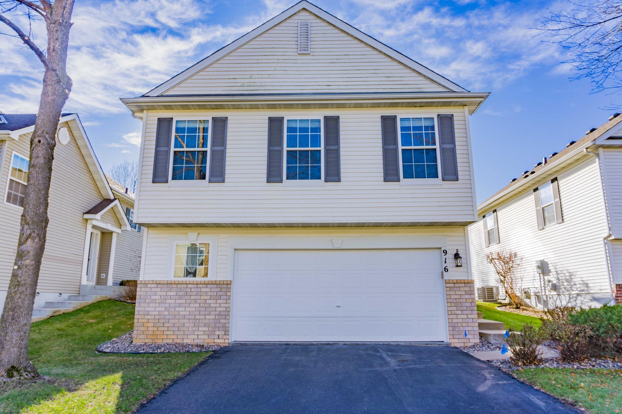 916 Parkside Boulevard