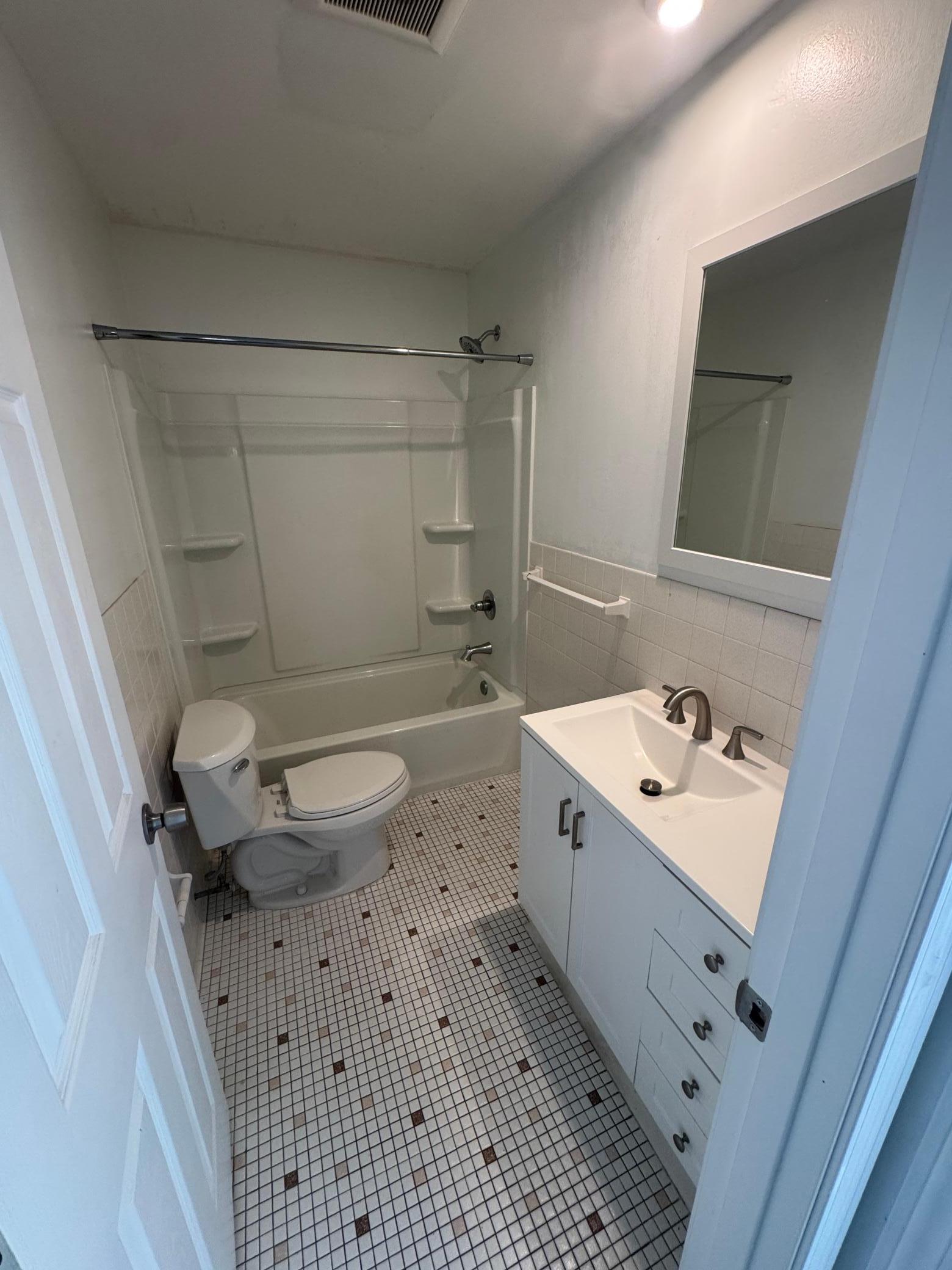 323 Van Buren Avenue N