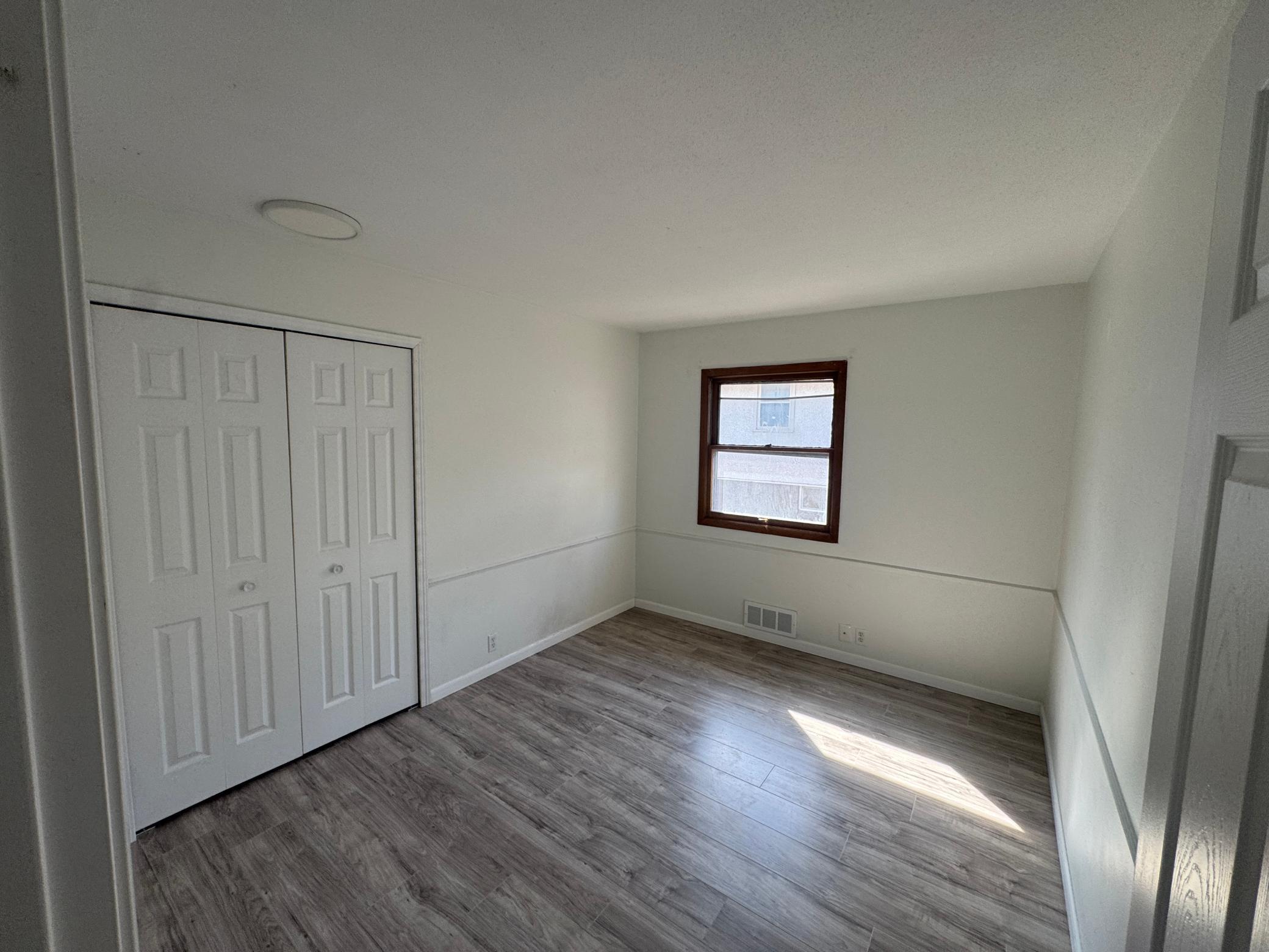 323 Van Buren Avenue N