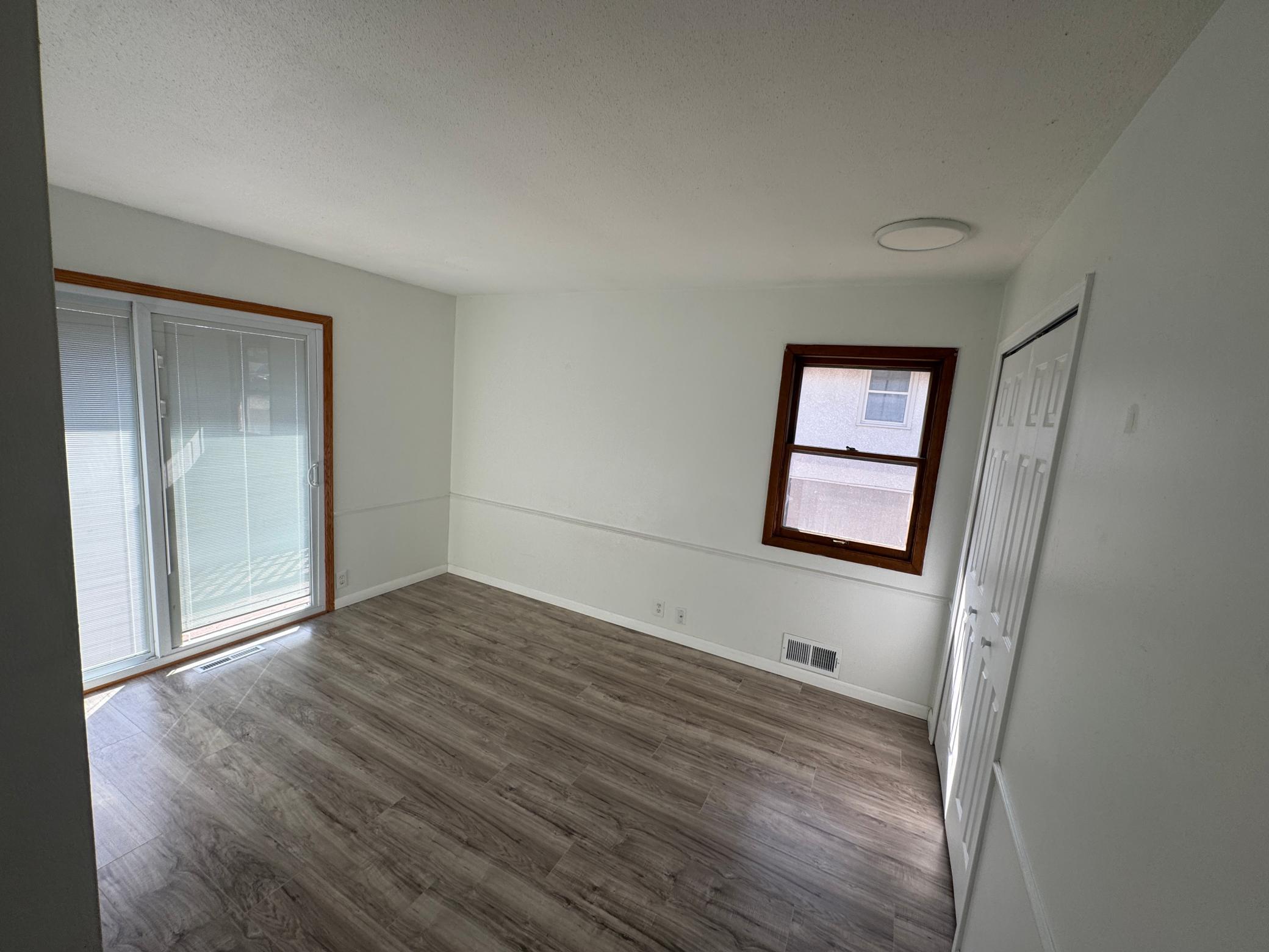 323 Van Buren Avenue N