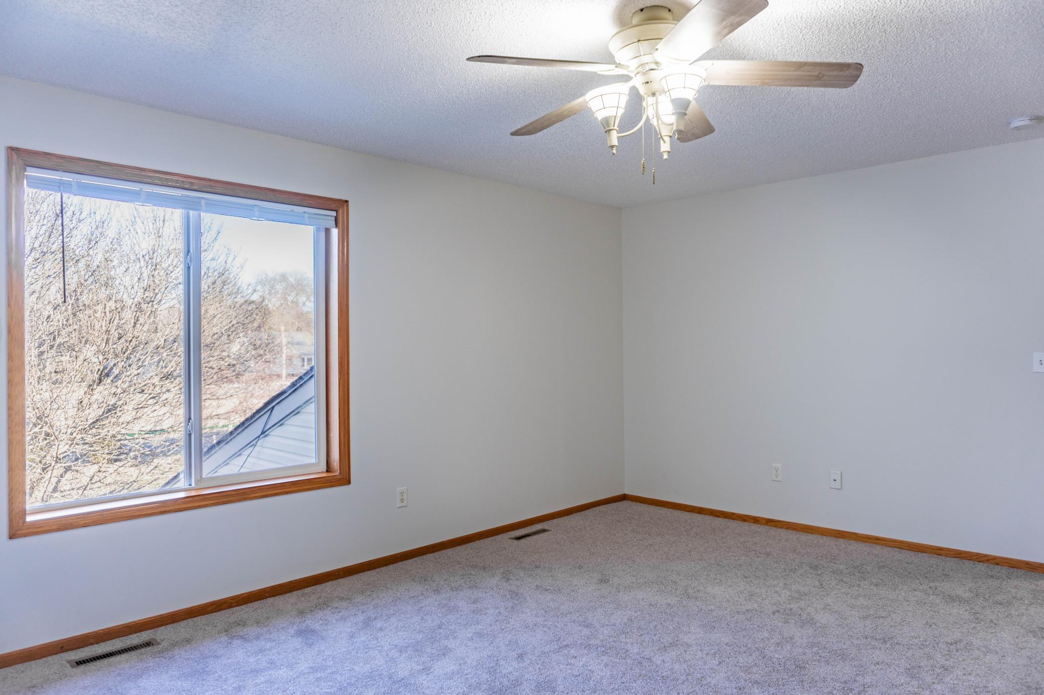 1122 Crystal Place W