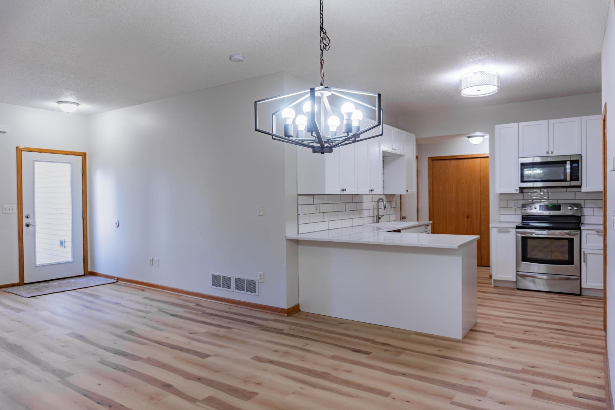 1122 Crystal Place W