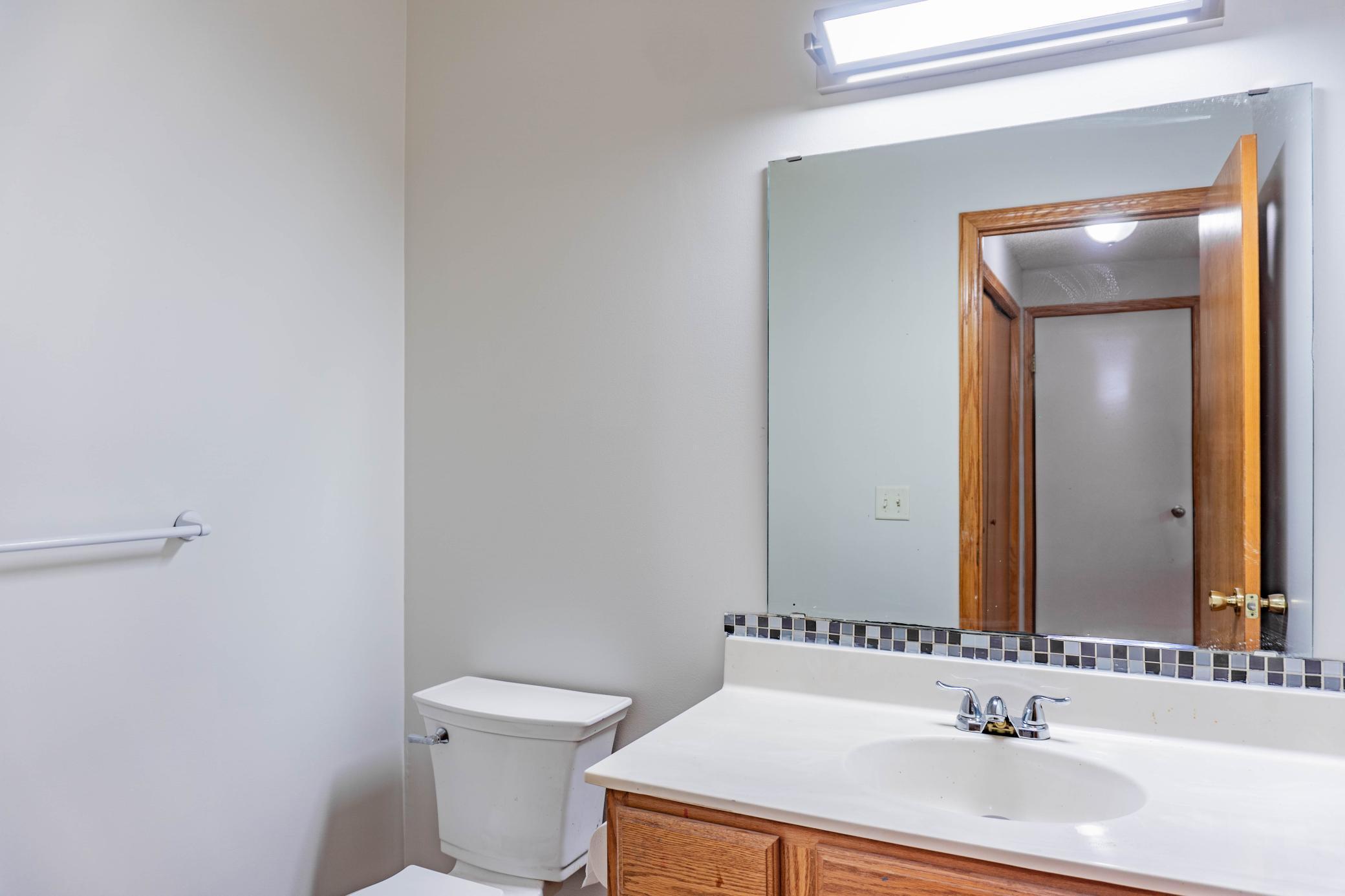 1122 Crystal Place W