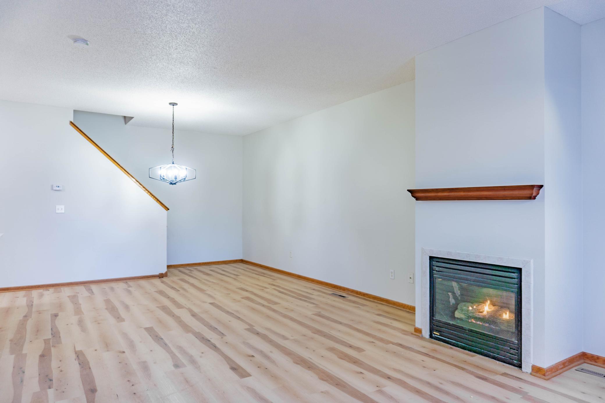 1122 Crystal Place W