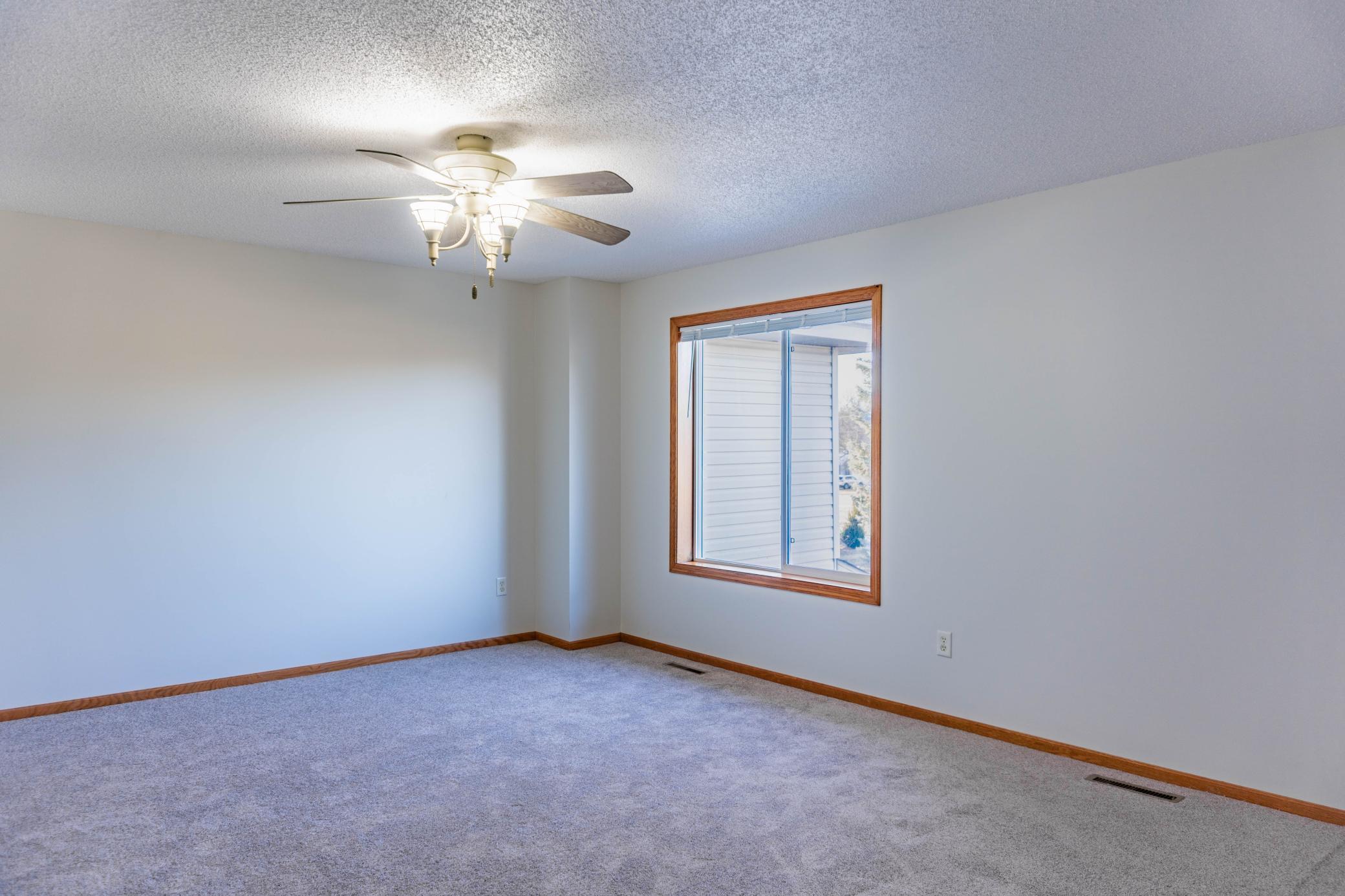 1122 Crystal Place W