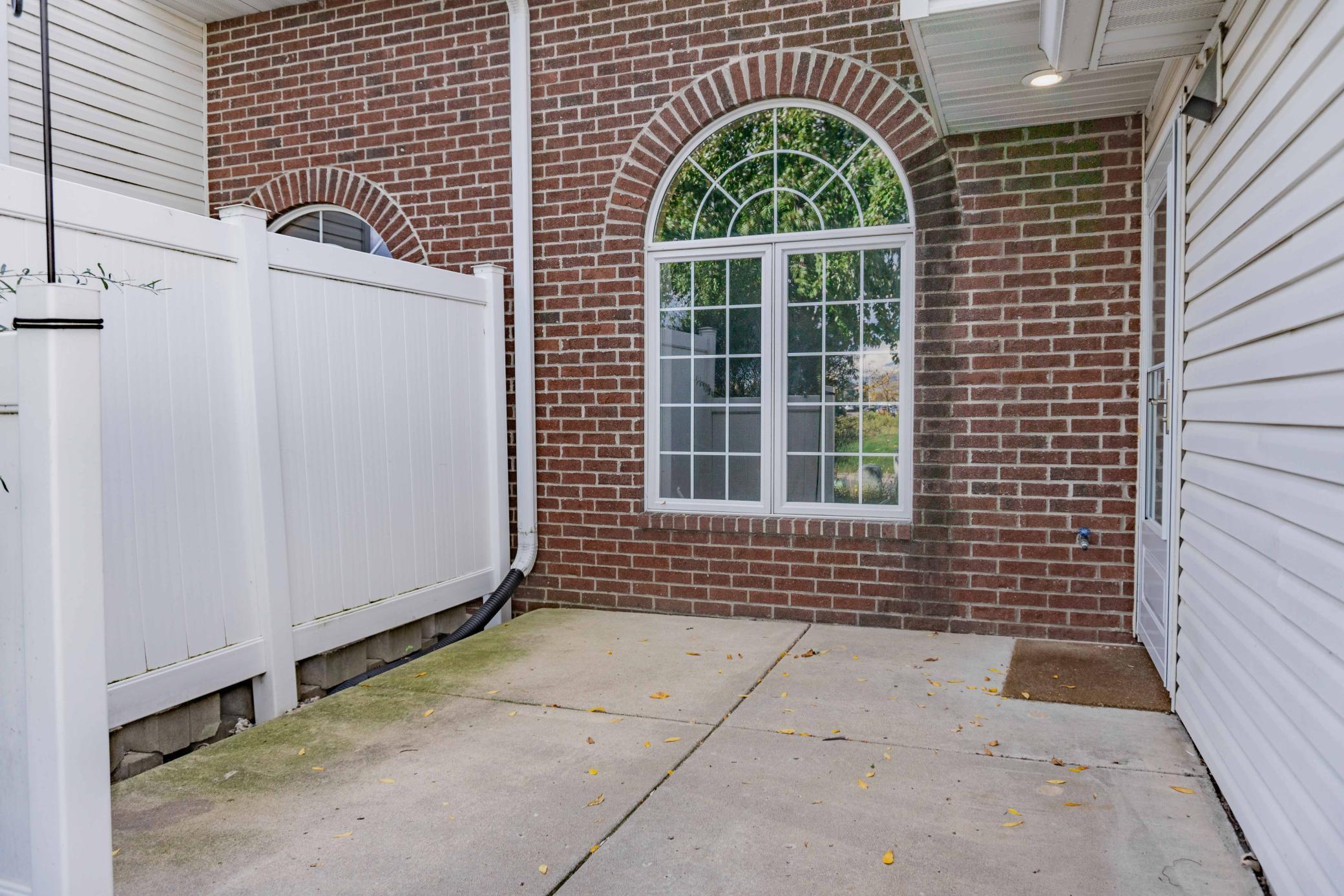 1118 Larkspur Lane