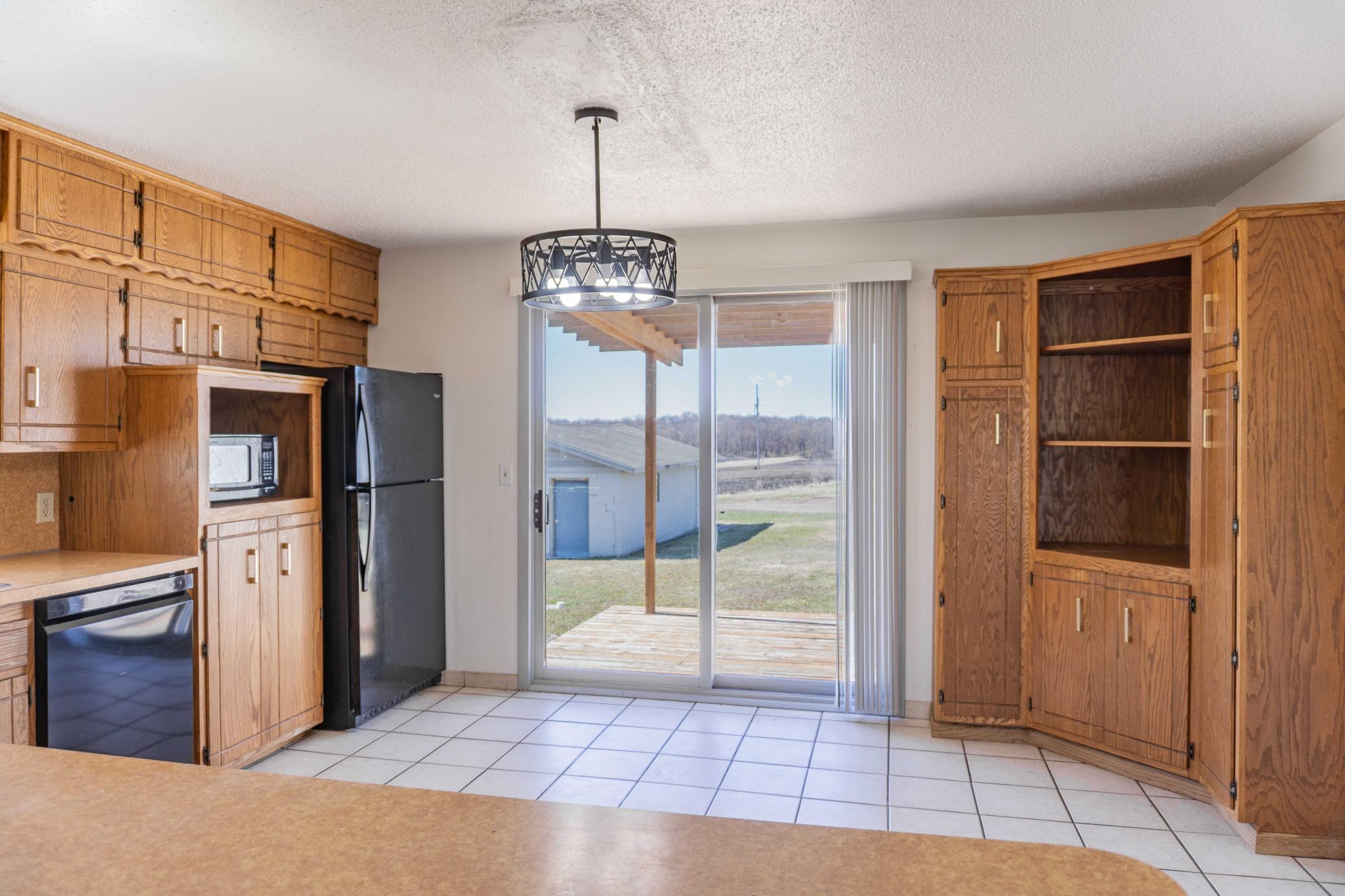 5690 County Road 10 N