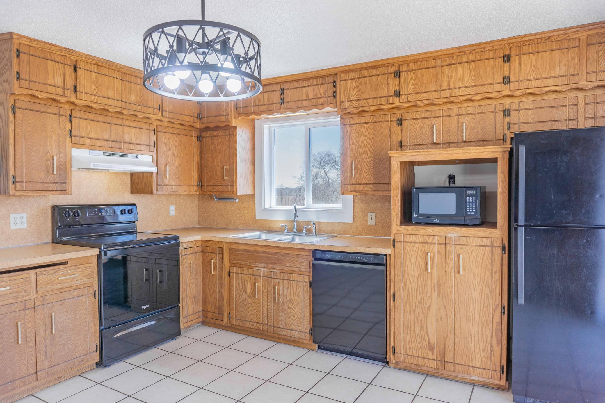 5690 County Road 10 N