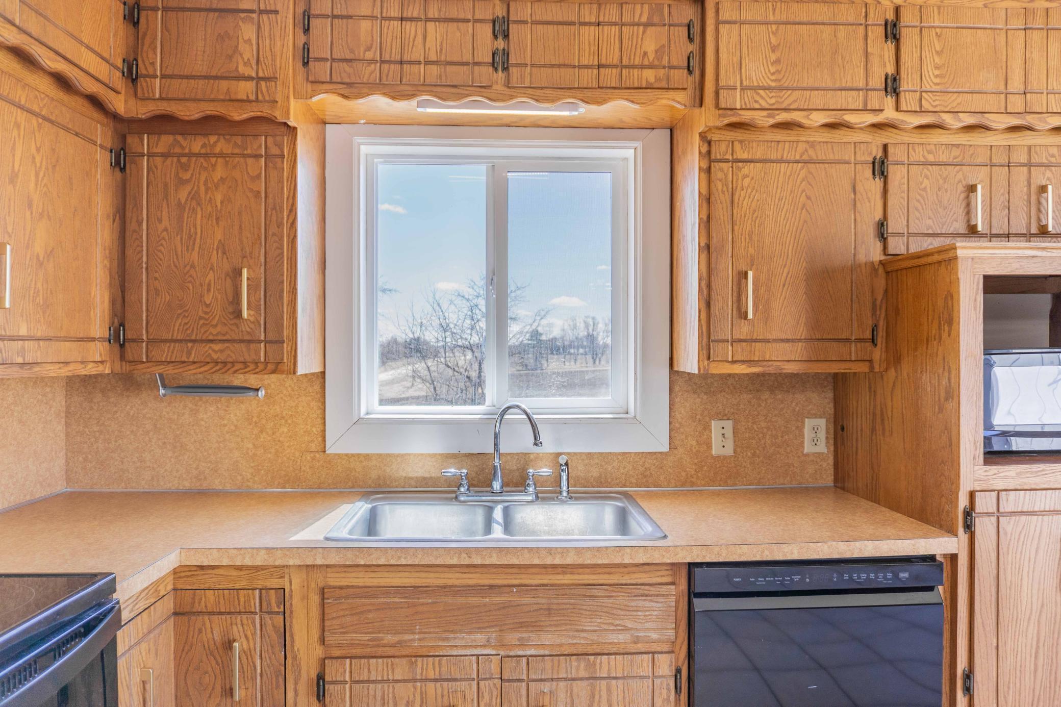 5690 County Road 10 N