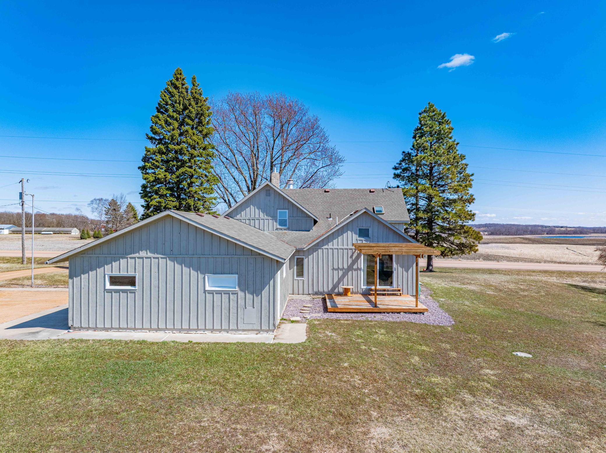 5690 County Road 10 N