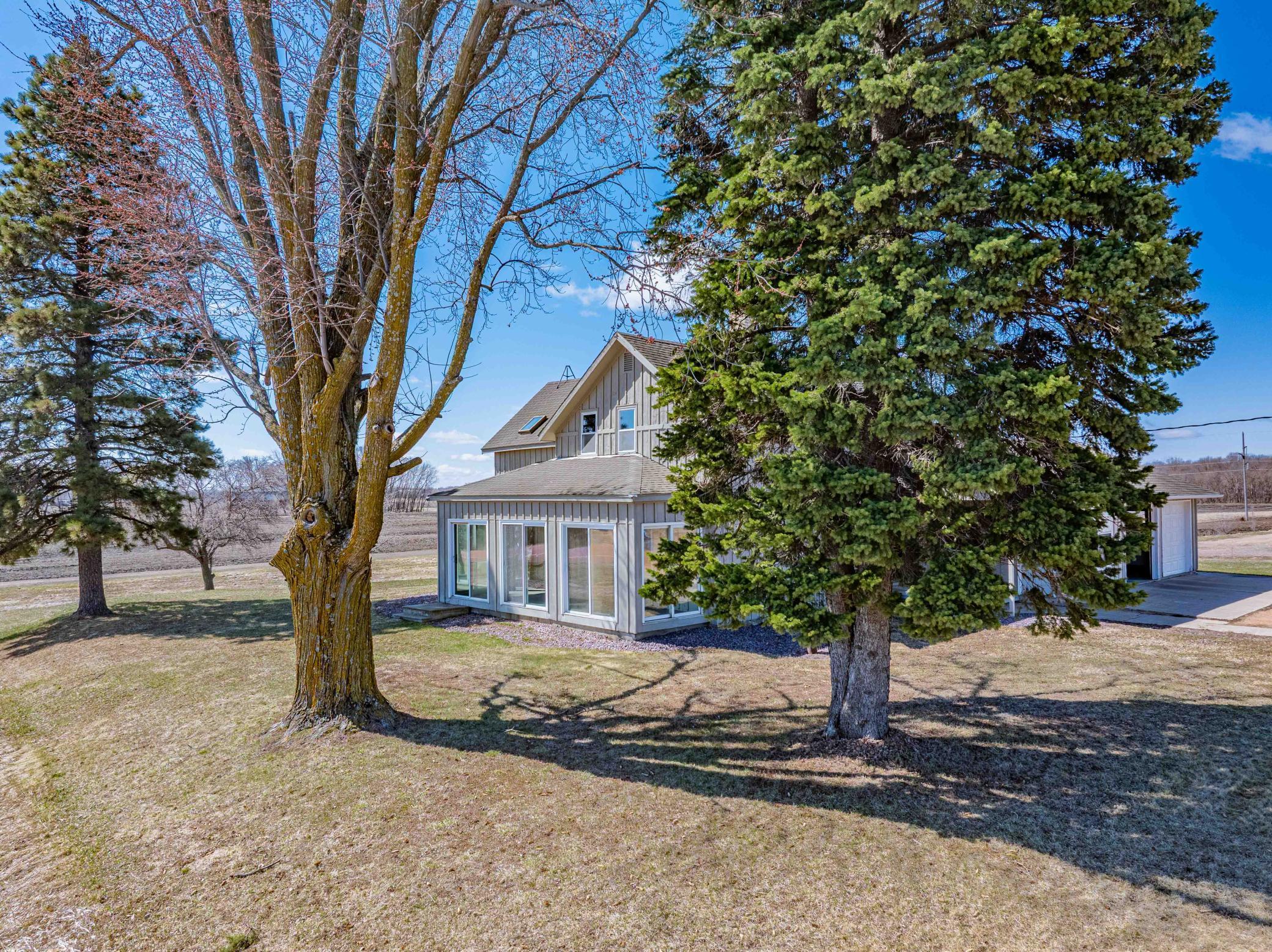 5690 County Road 10 N