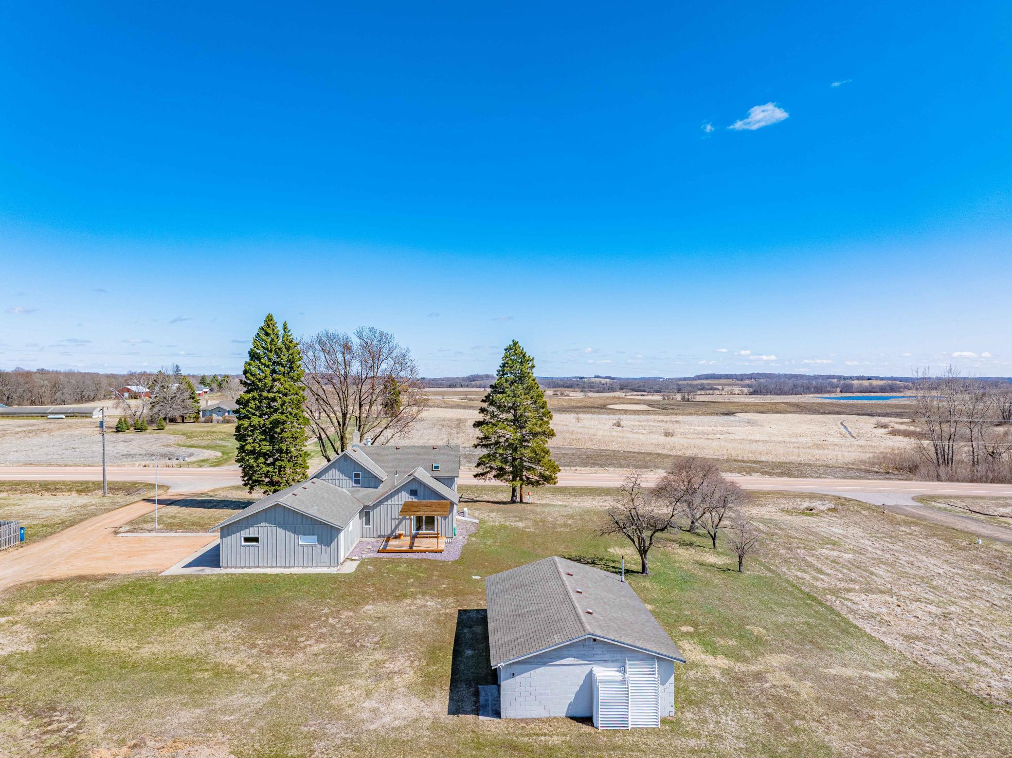 5690 County Road 10 N