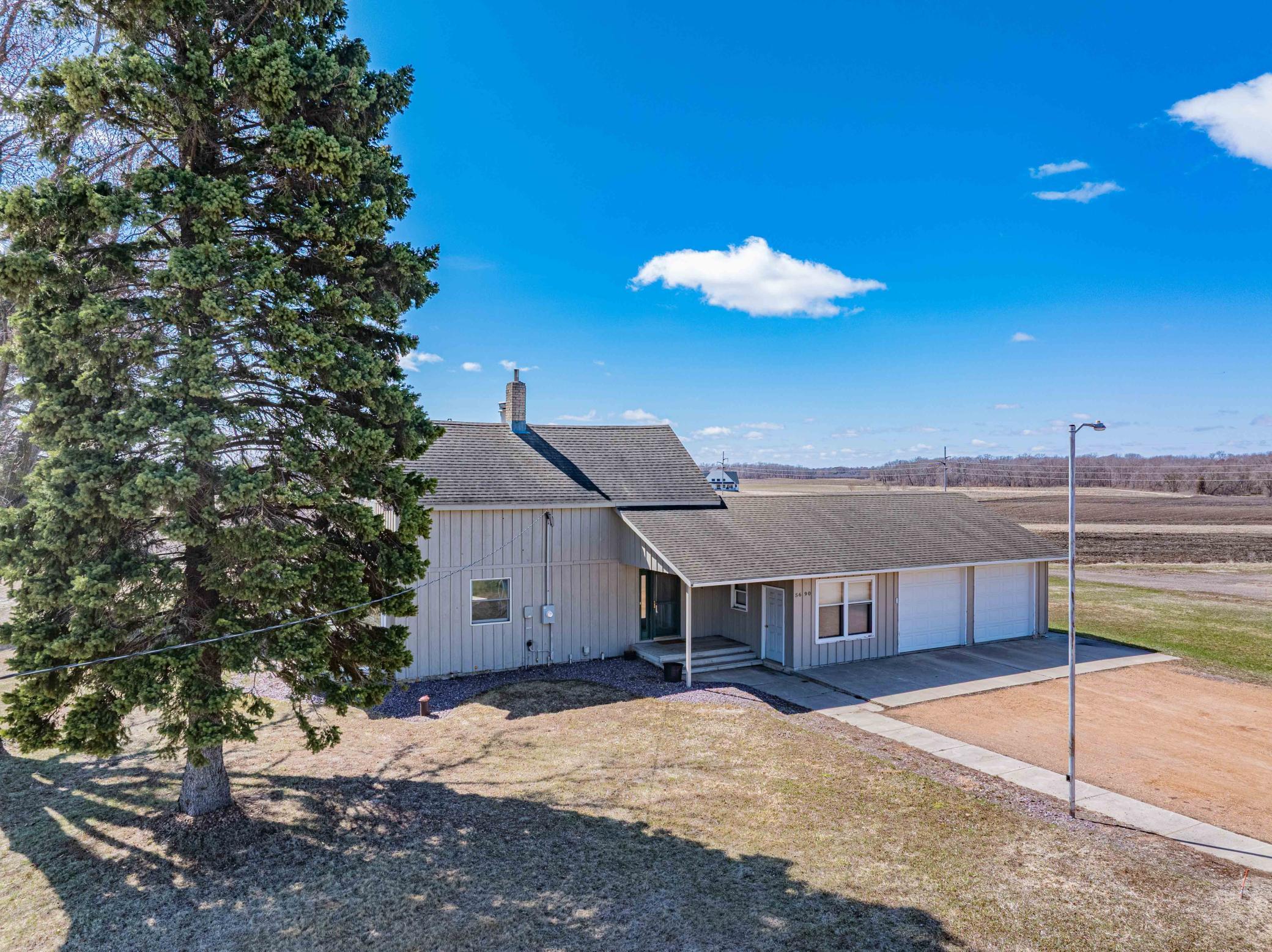 5690 County Road 10 N