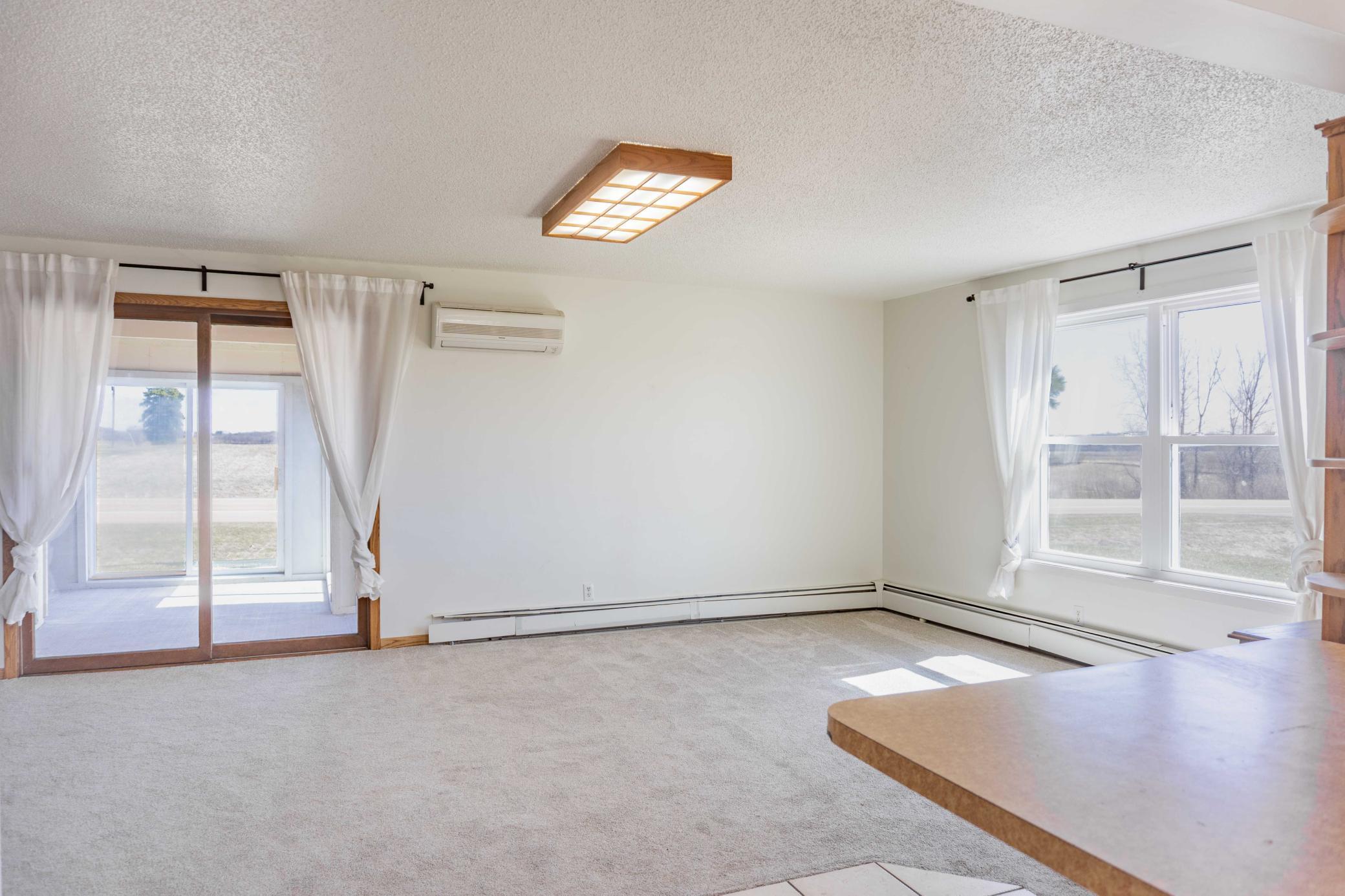 5690 County Road 10 N