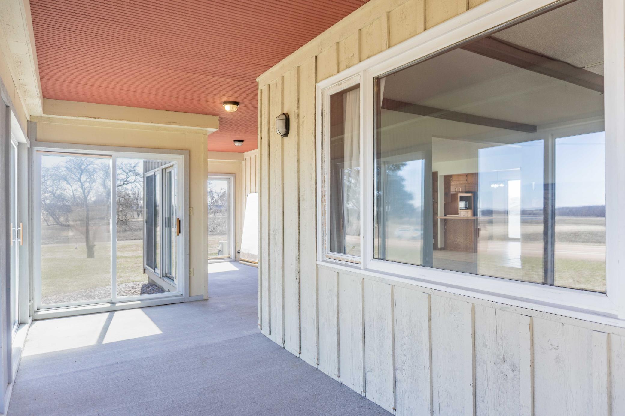 5690 County Road 10 N