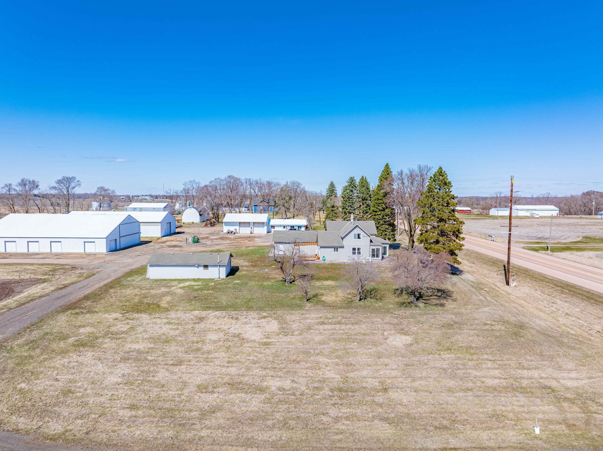 5690 County Road 10 N