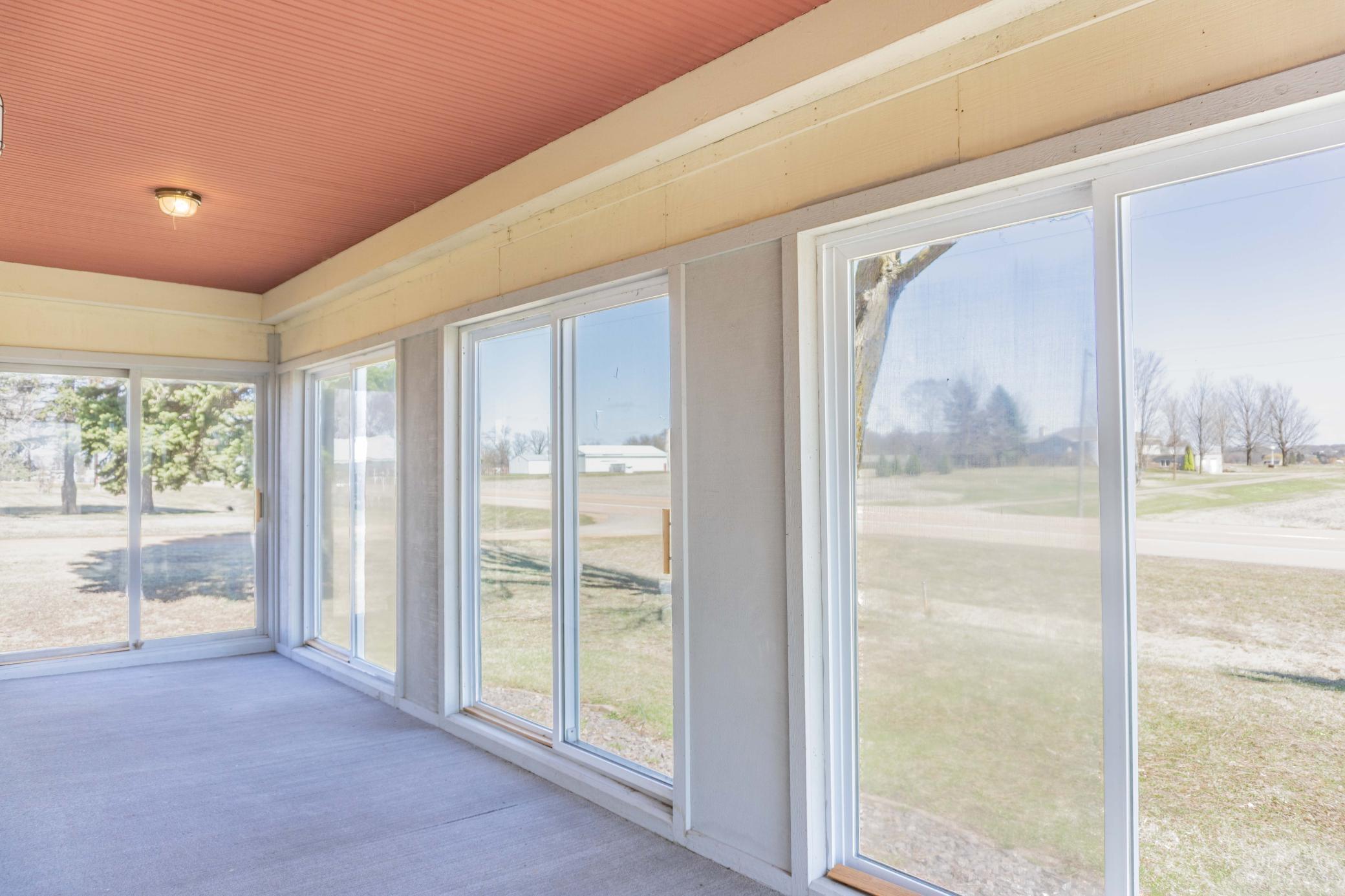 5690 County Road 10 N