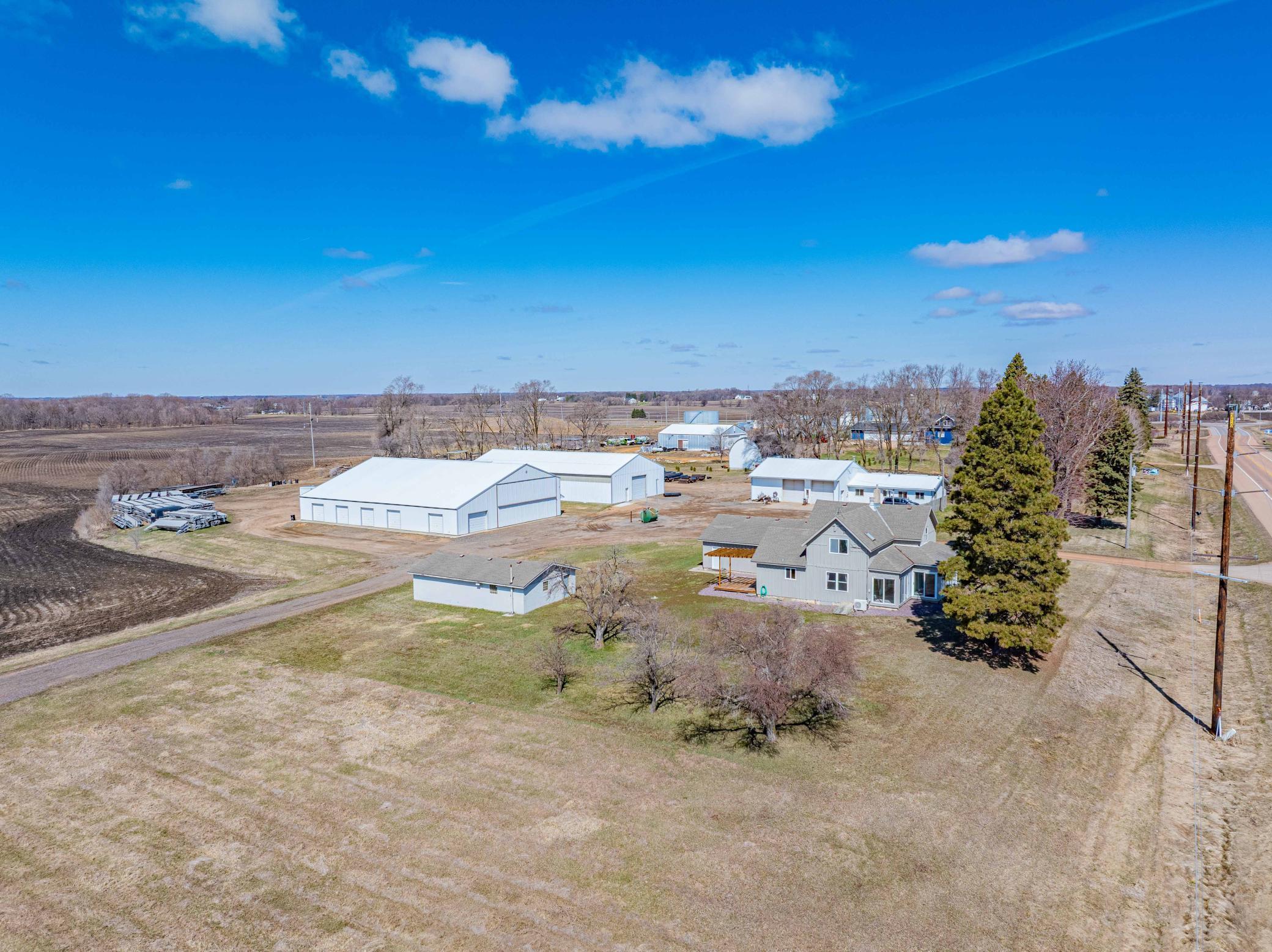 5690 County Road 10 N