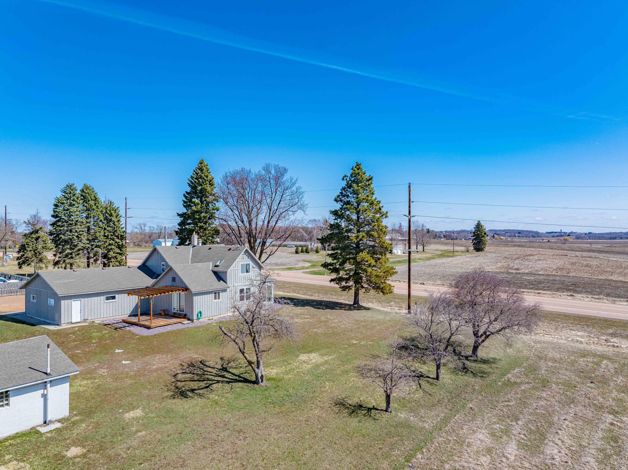 5690 County Road 10 N