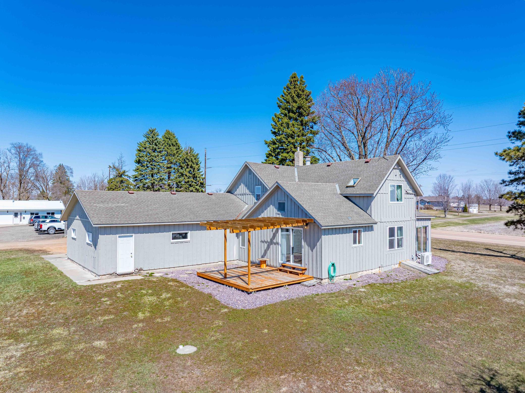 5690 County Road 10 N