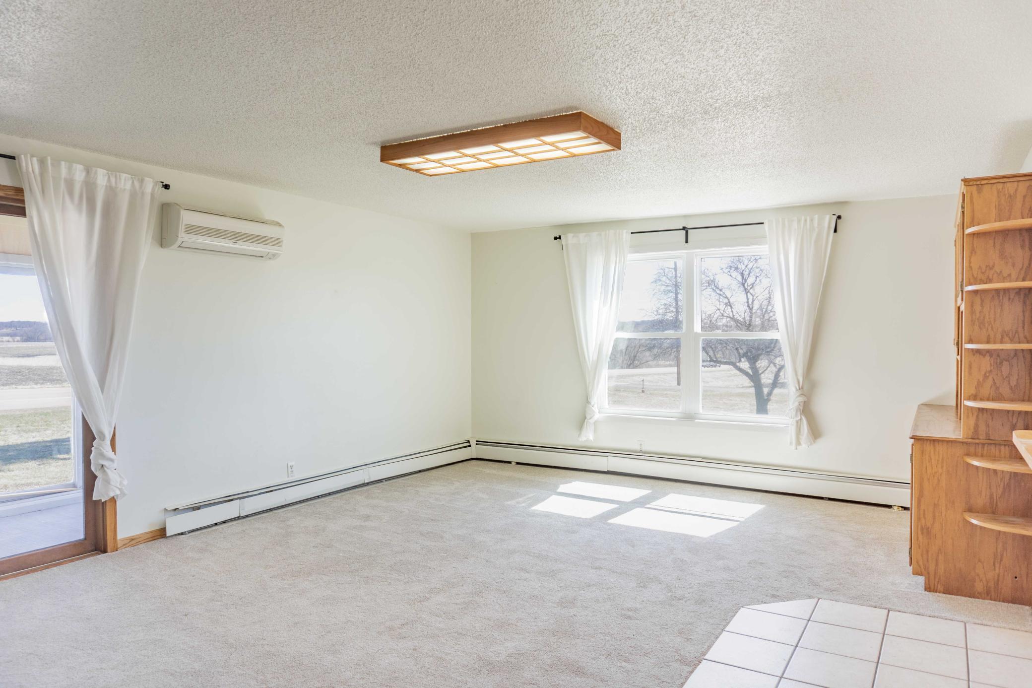 5690 County Road 10 N