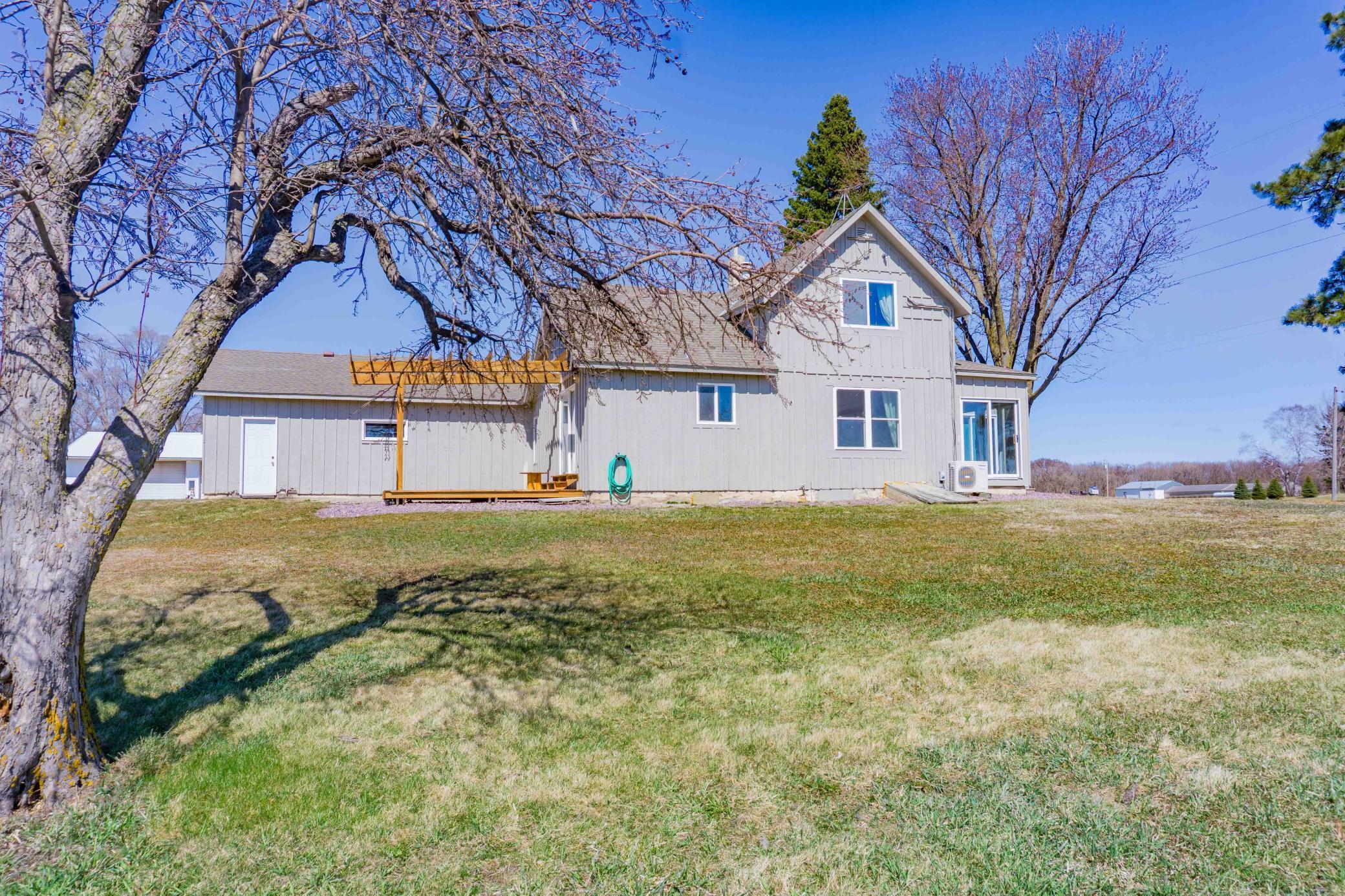 5690 County Road 10 N