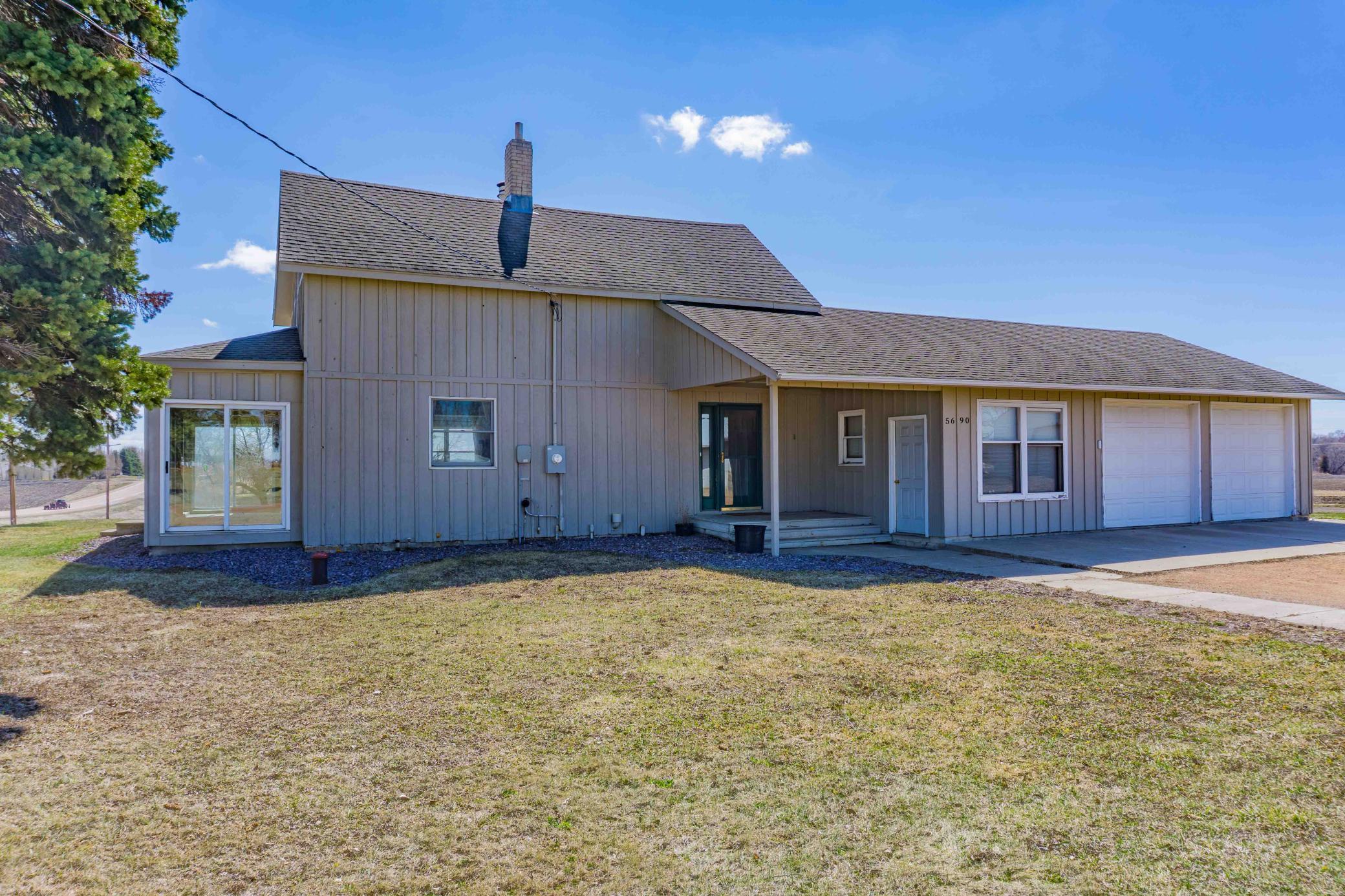 5690 County Road 10 N