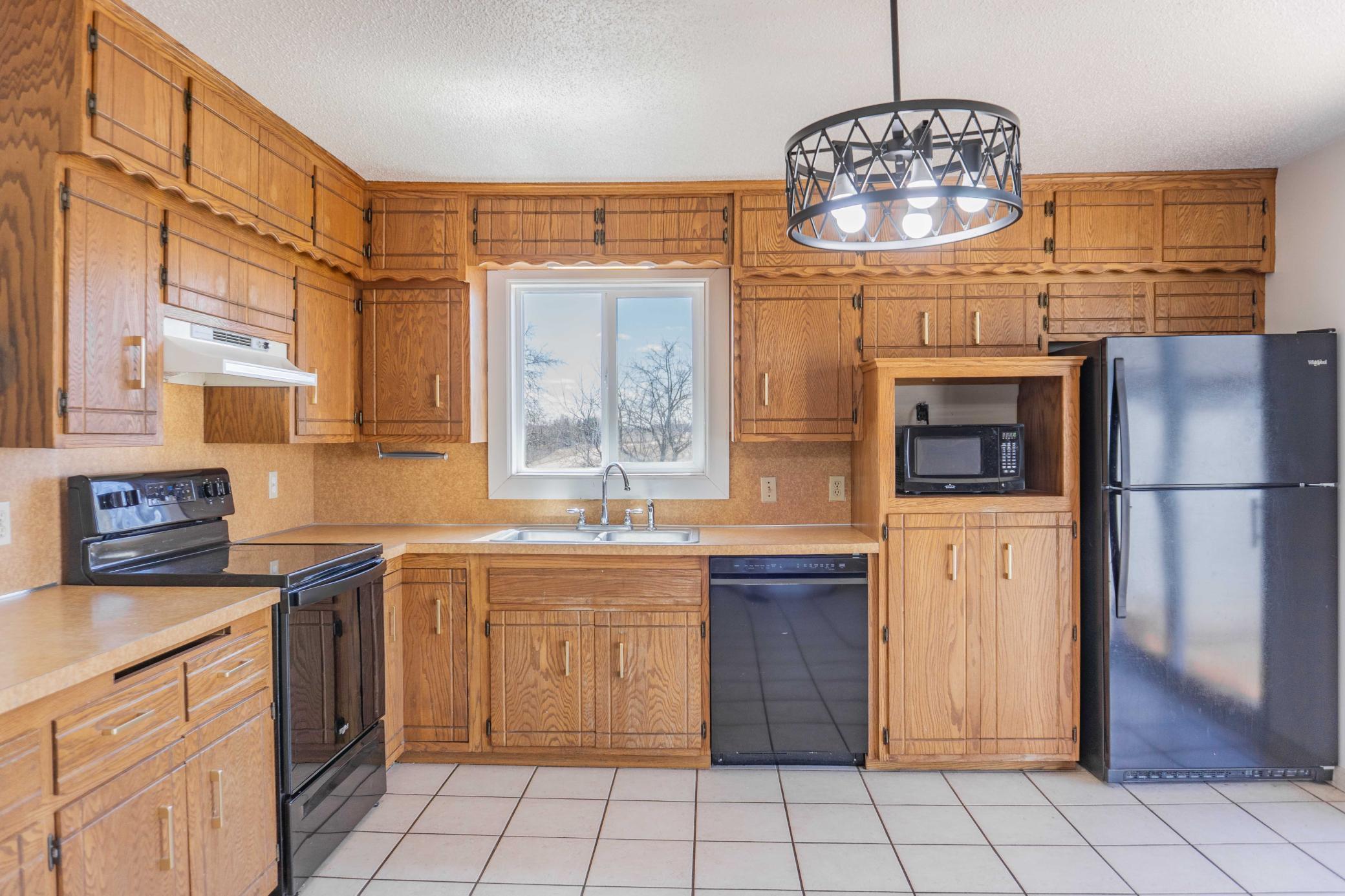 5690 County Road 10 N