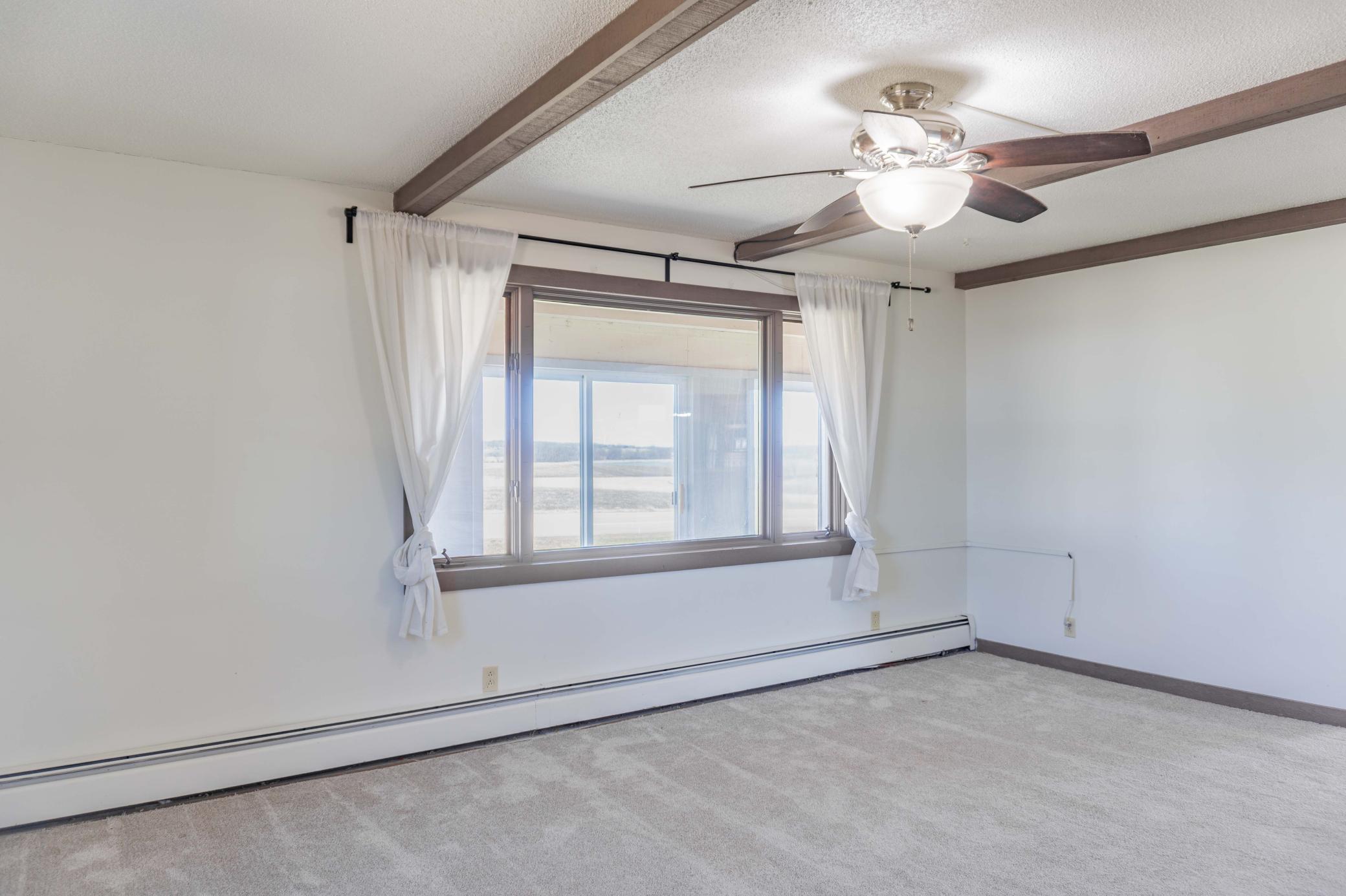 5690 County Road 10 N