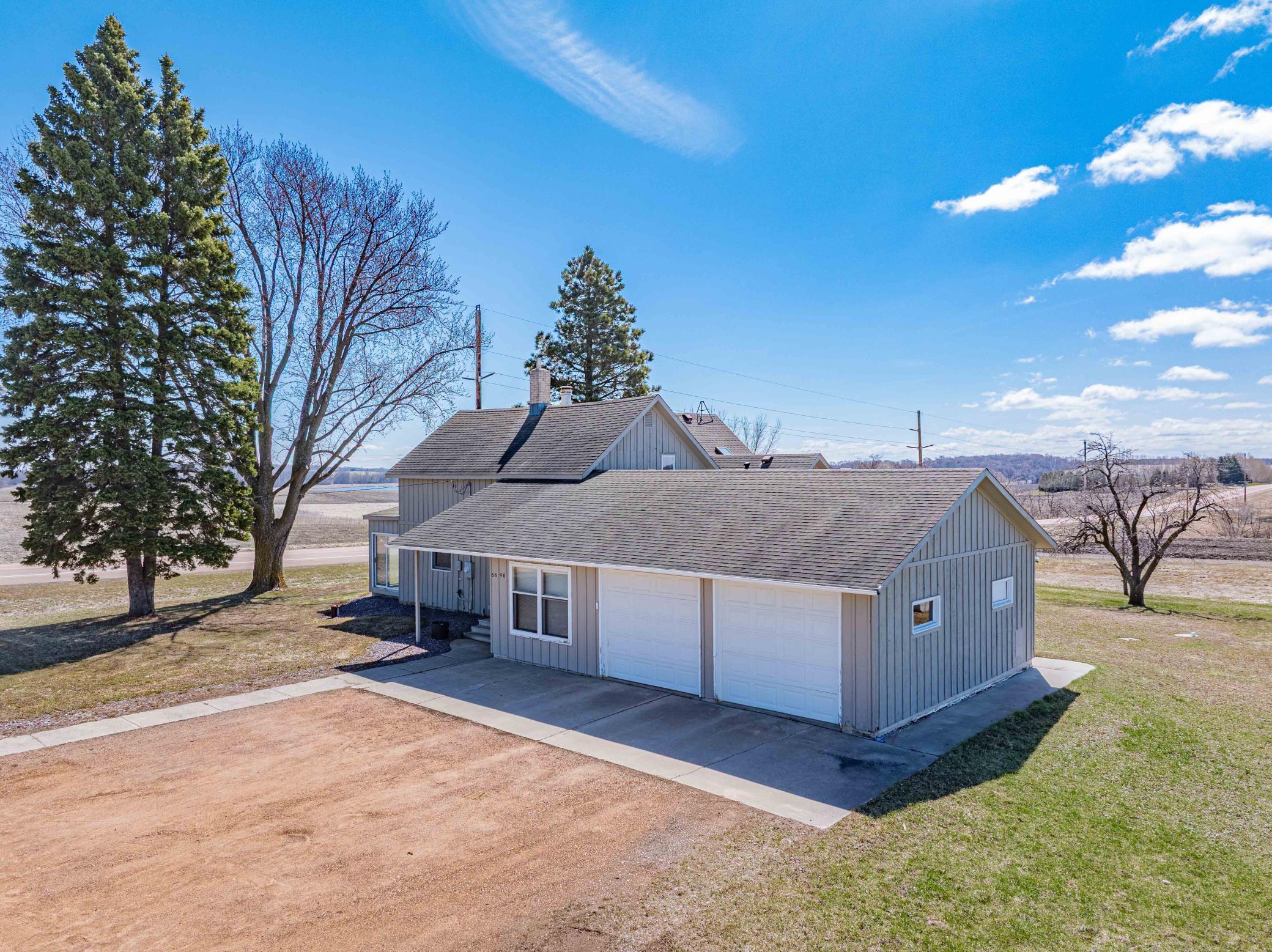 5690 County Road 10 N