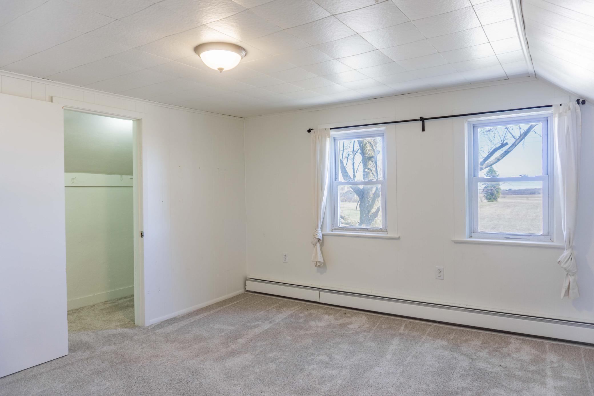 5690 County Road 10 N