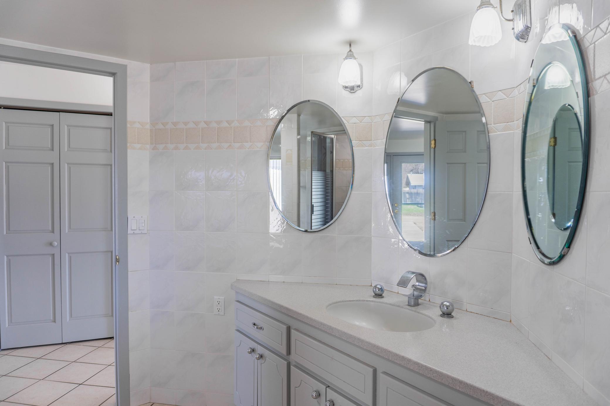 5690 County Road 10 N