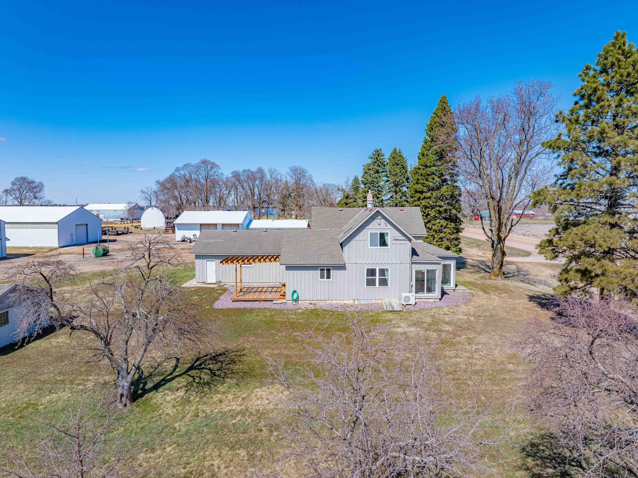 5690 County Road 10 N